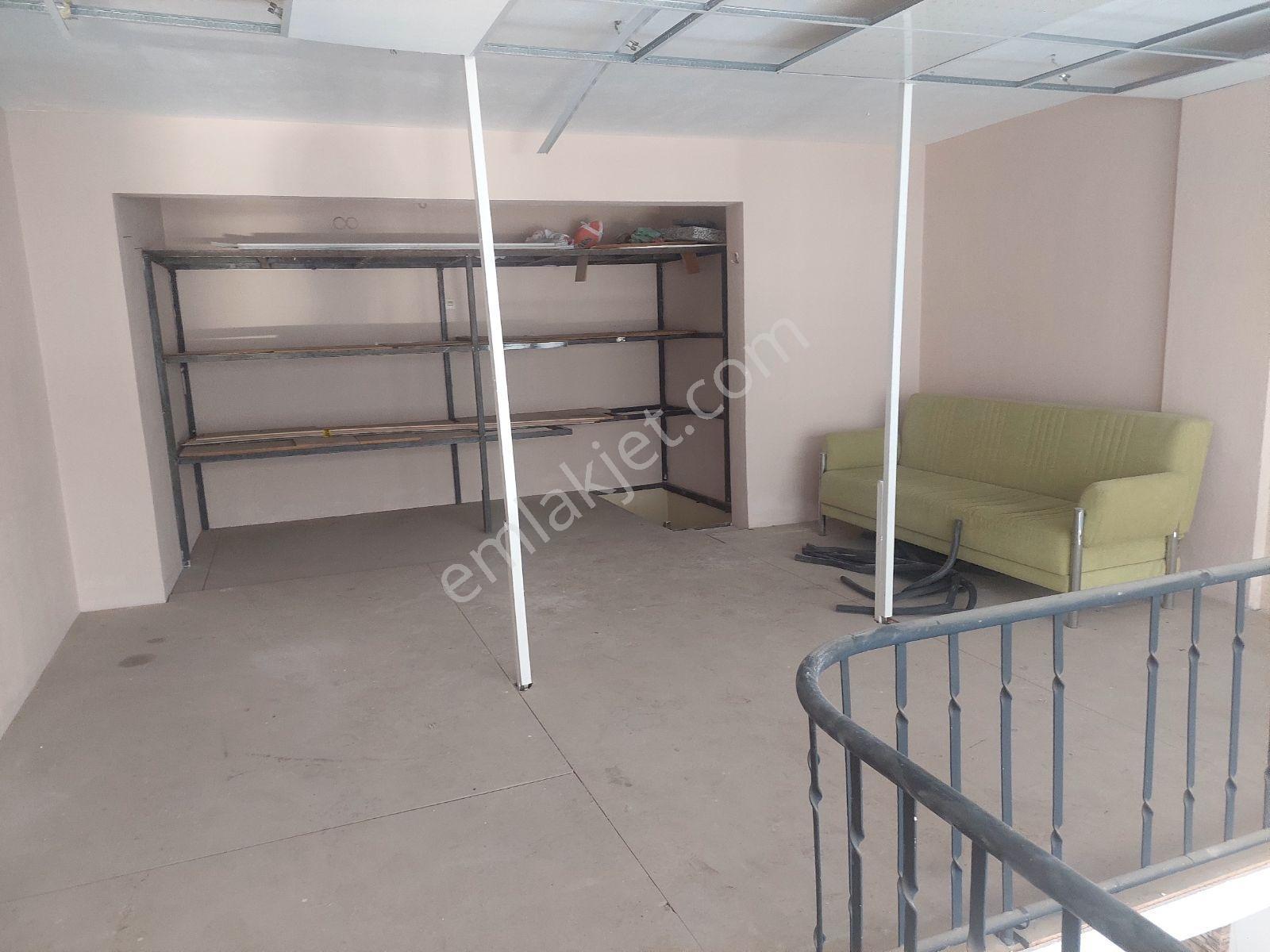 Yeşil Mah.de 40 M2 Zemınıyle 20m2 Batarlı Kiralık Dukkan - Görsel 2