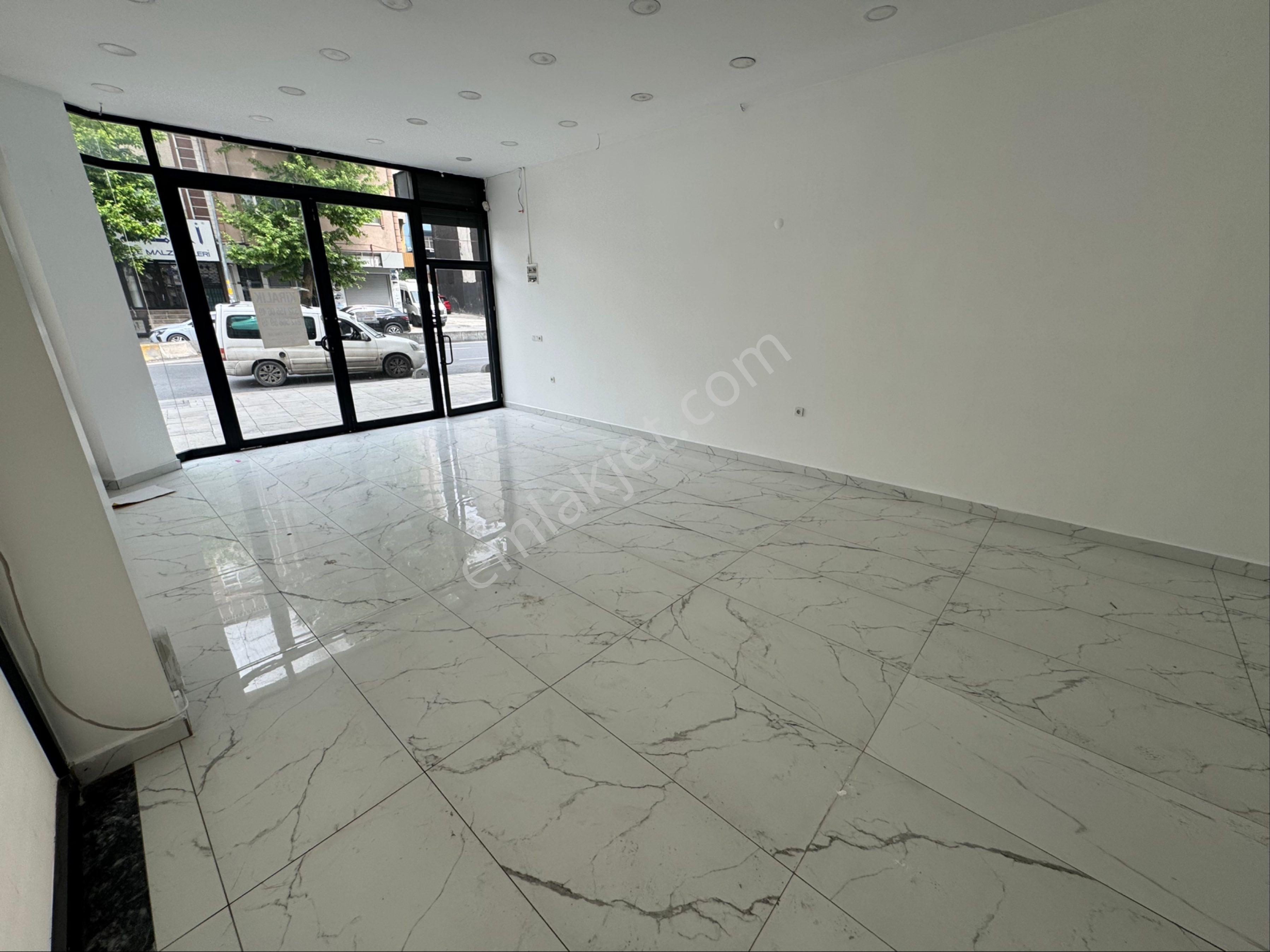 Türkiye Emlak Bayrampaşa 50m² Kiralık Cadde Üzeri Köşe Başı Dükkan - Görsel 4