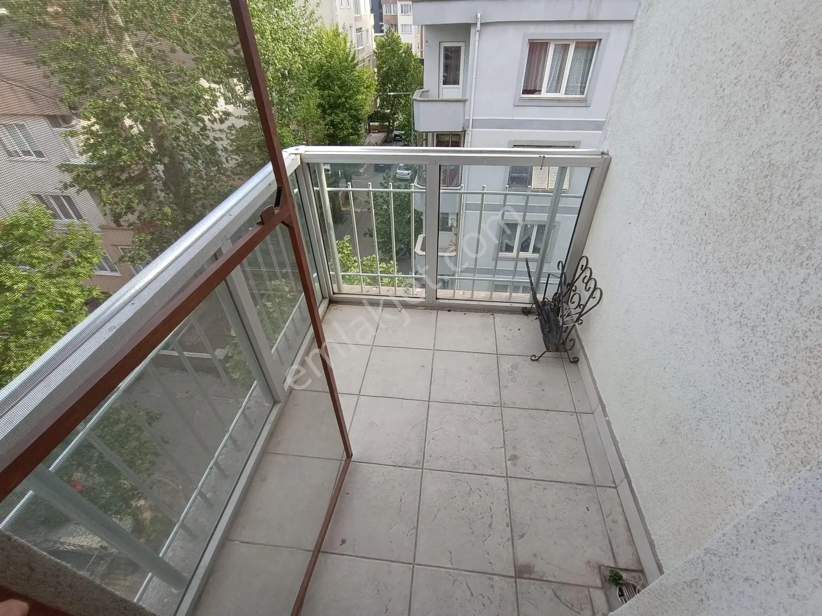 Kazimiye Mahallesi Bahçelievlerde 180 M2 3+1 Satılık Daire