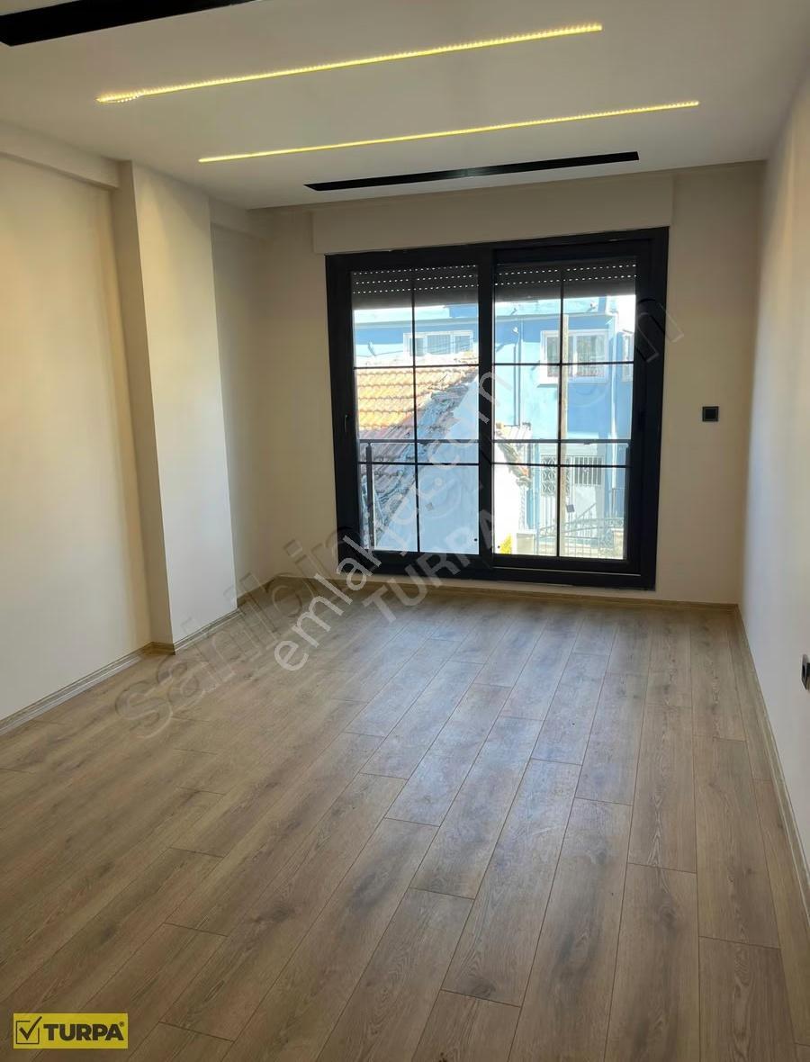 4+1 Gaziemir 9 Eylül Mah. Müstakil Tarzında Satılık Villa - Görsel 13