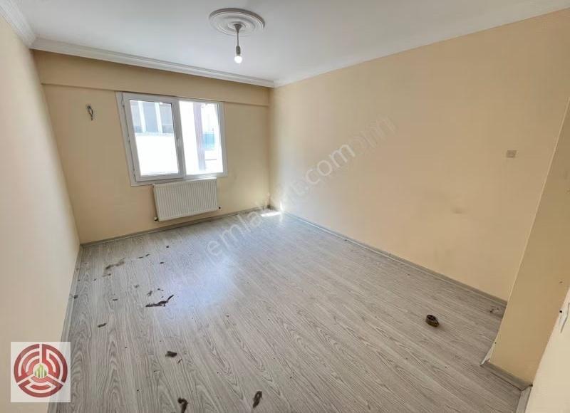 Emir Grup'tan Muradiye'de Kiralık 2+1 Geniş Kullanışlı Daire - Görsel 2