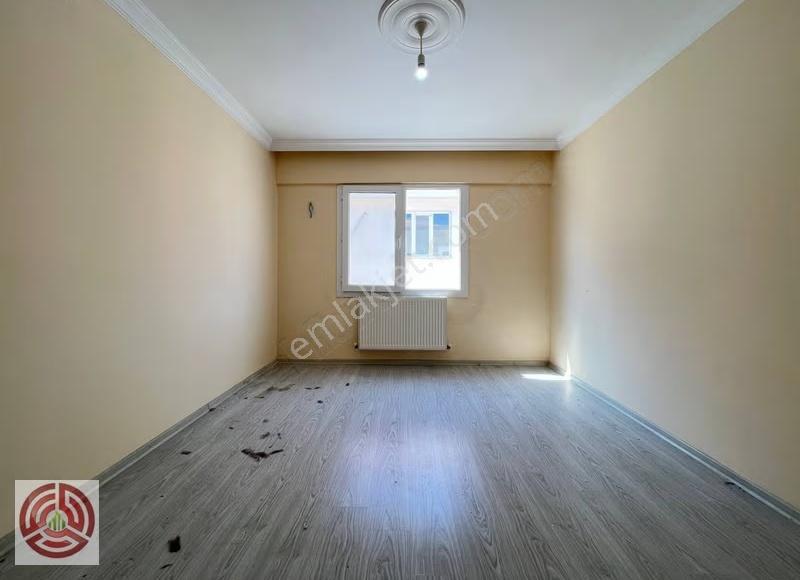Emir Grup'tan Muradiye'de Kiralık 2+1 Geniş Kullanışlı Daire - Görsel 6