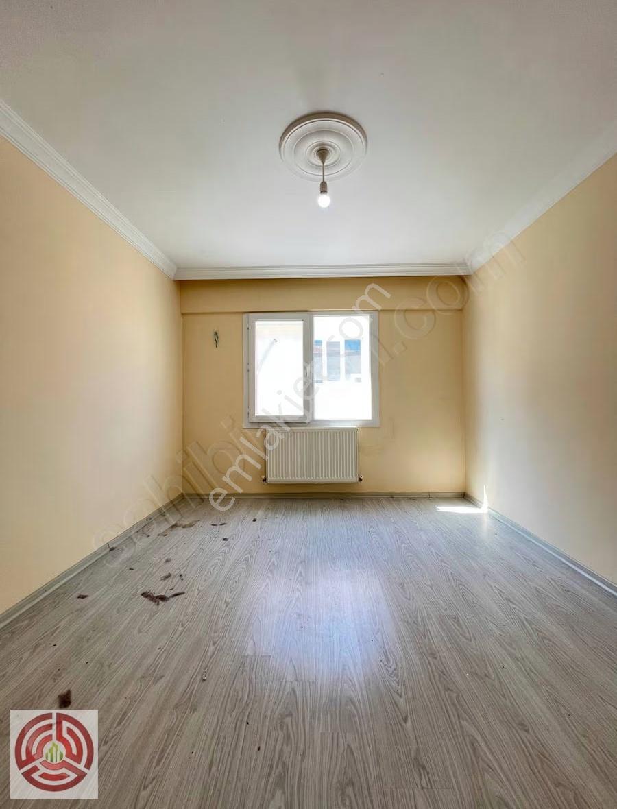 Emir Grup'tan Muradiye'de Kiralık 2+1 Geniş Kullanışlı Daire - Görsel 9