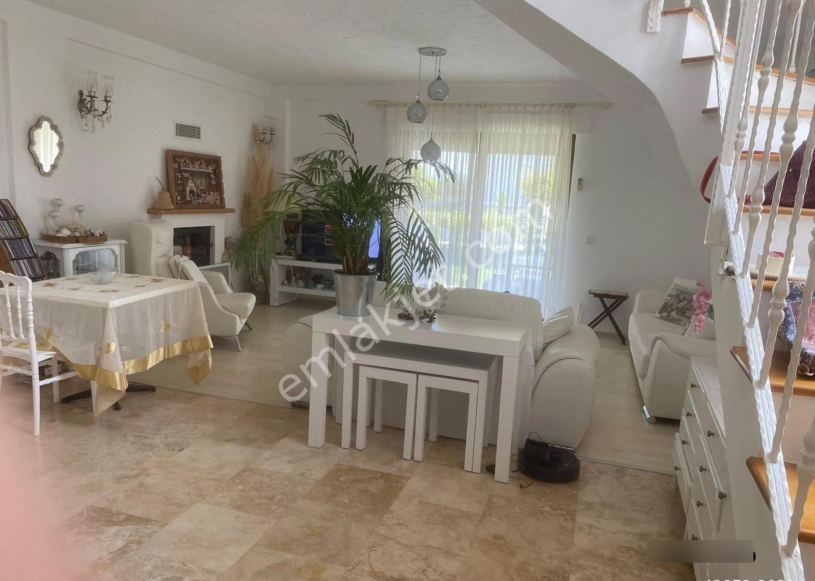 Ren'den Çeşme Alaçatıda 3+1 Kiralık Villa - Görsel 2