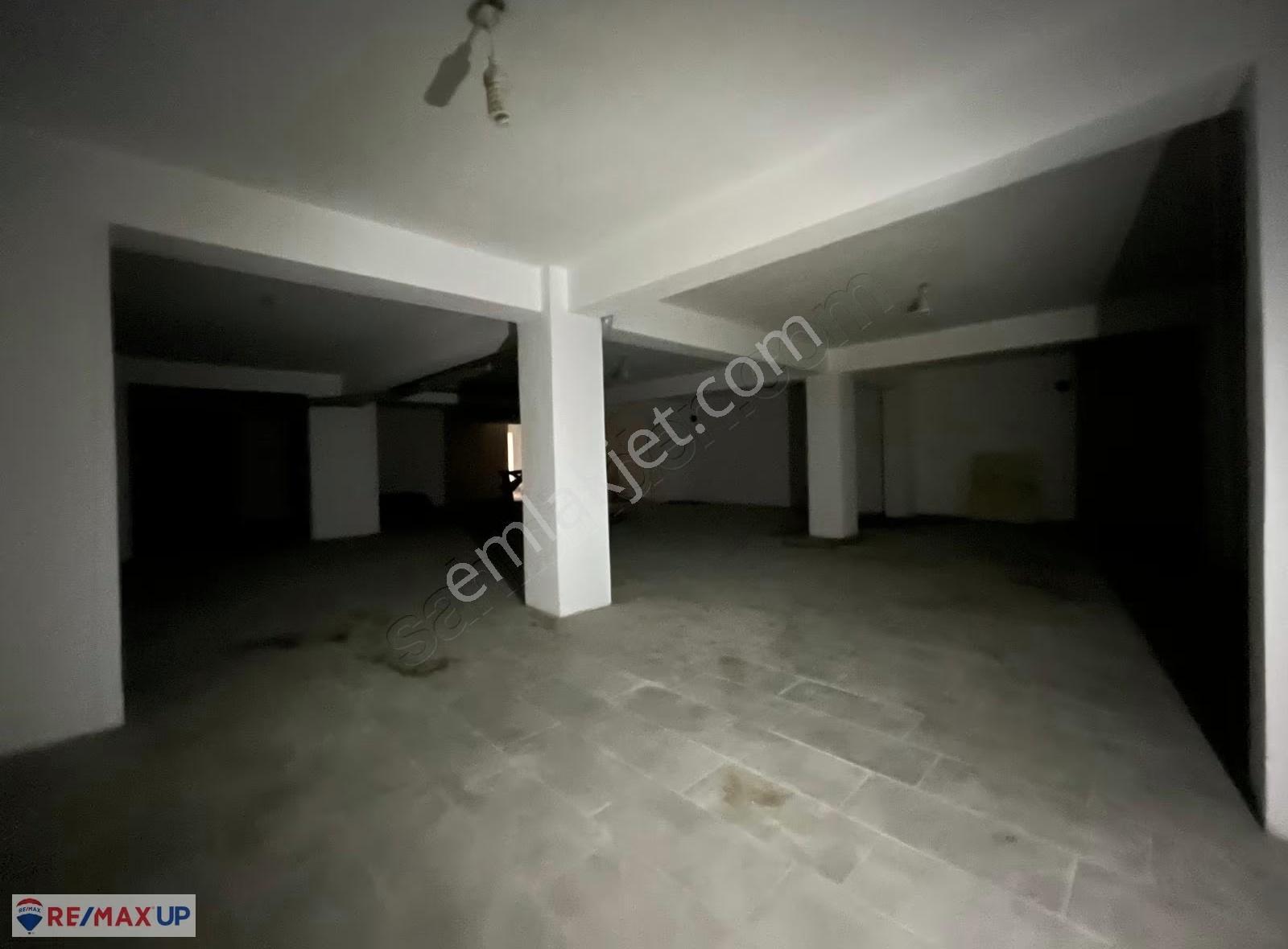 Çanakkale Yolu Üzerinde İki Katlı Geniş Kiralık Dükkan - Görsel 16