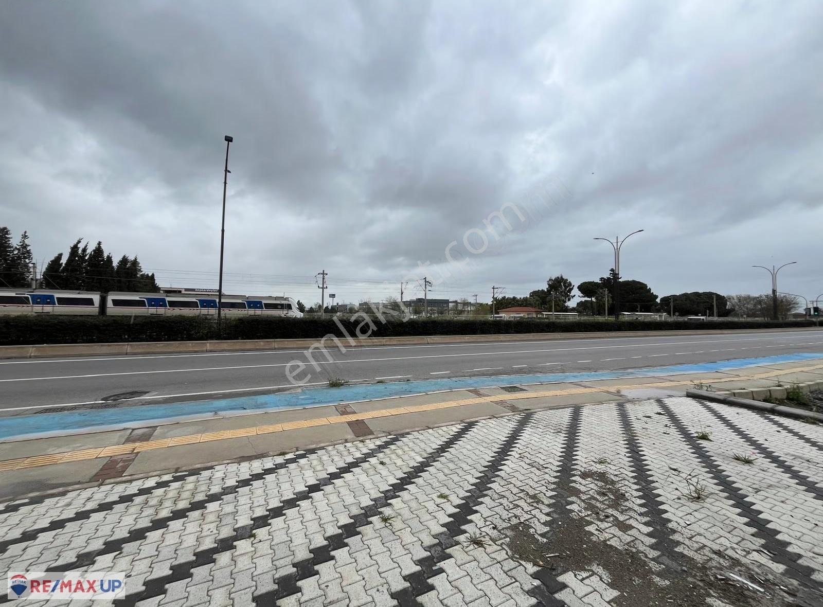 Çanakkale Yolu Üzerinde İki Katlı Geniş Kiralık Dükkan - Görsel 20
