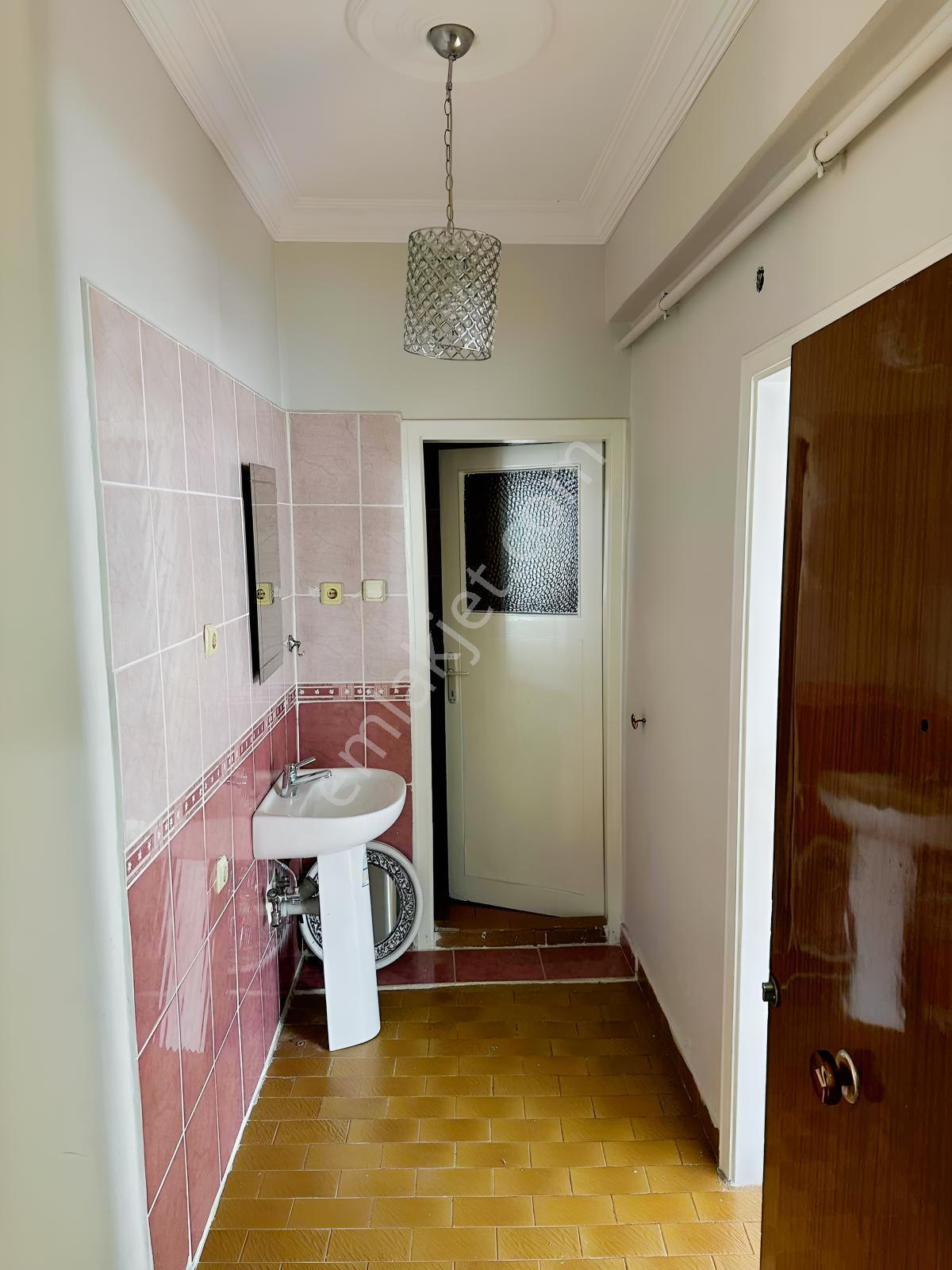 Deneyim'den İlkadım Ağabali Caddesi'ne Cephe 2+1 Kiralık Daire - Görsel 5