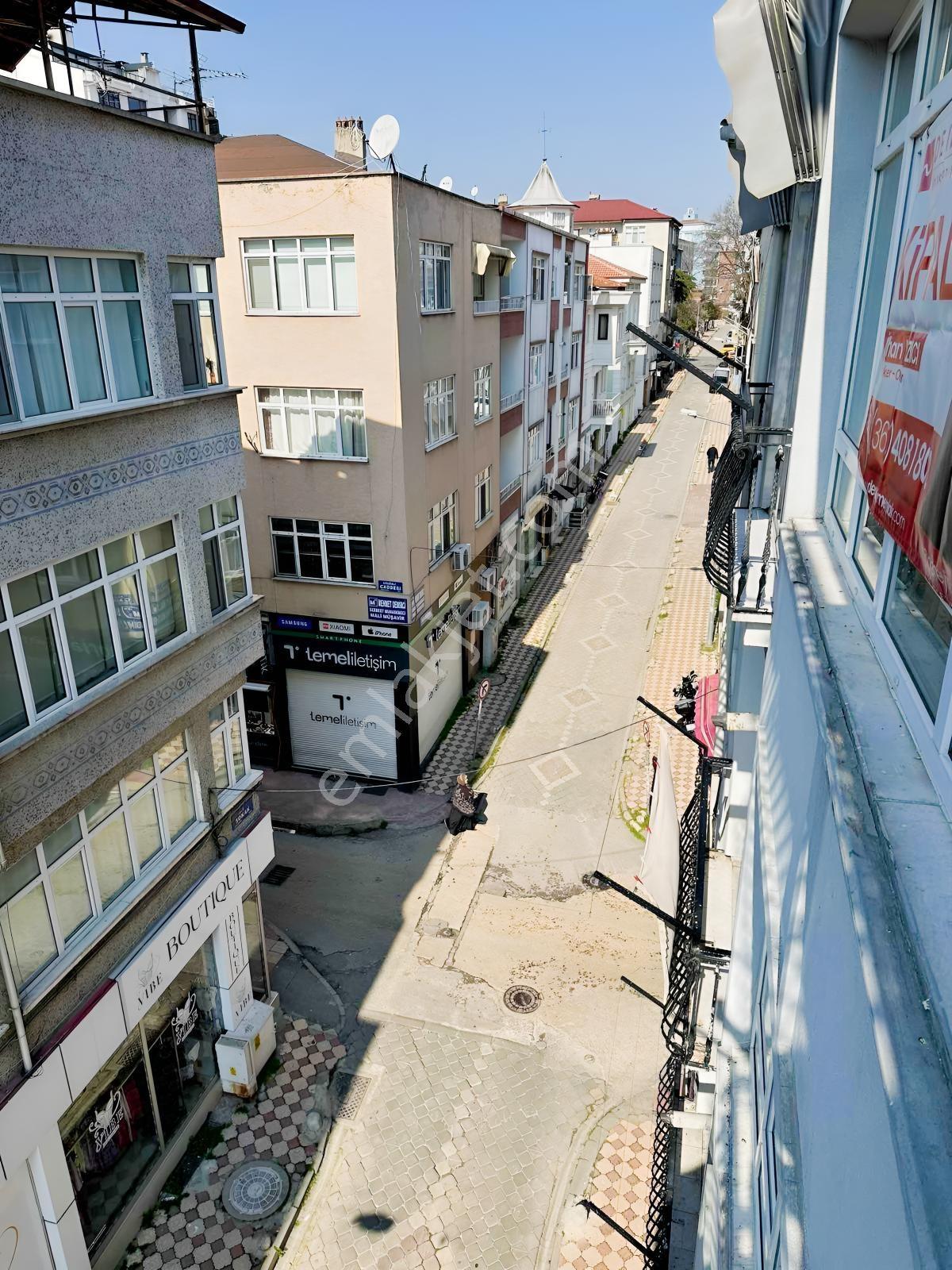 Deneyim'den İlkadım Ağabali Caddesi'ne Cephe 2+1 Kiralık Daire - Görsel 15