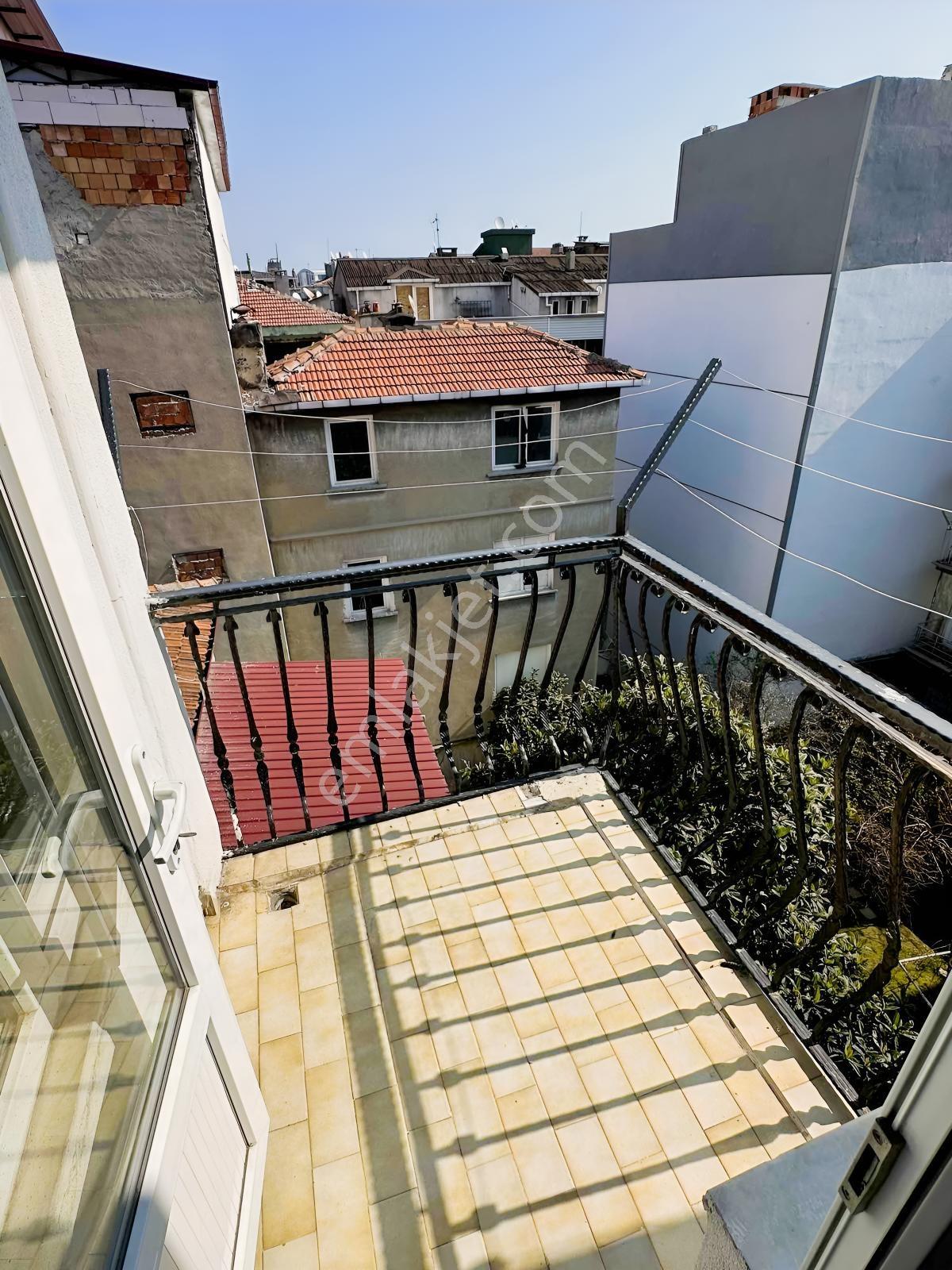 Deneyim'den İlkadım Ağabali Caddesi'ne Cephe 2+1 Kiralık Daire - Görsel 3