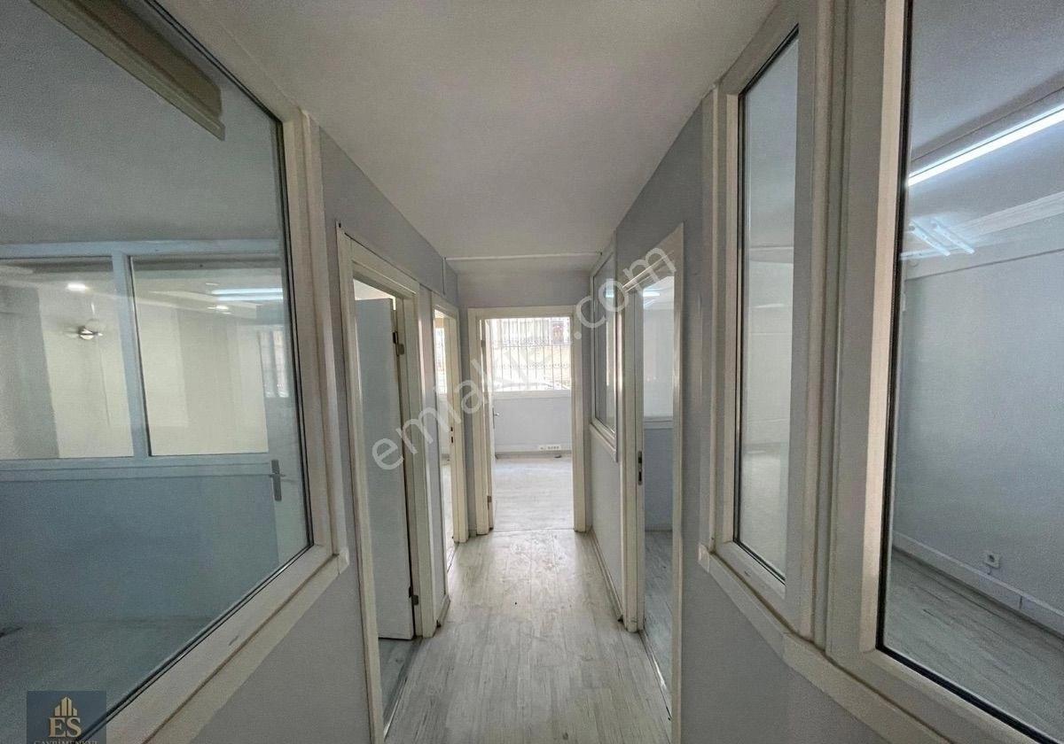 Es Gayrimenkul Hasekide 3 Katlı 210m Kiralık İşyeri - Görsel 3