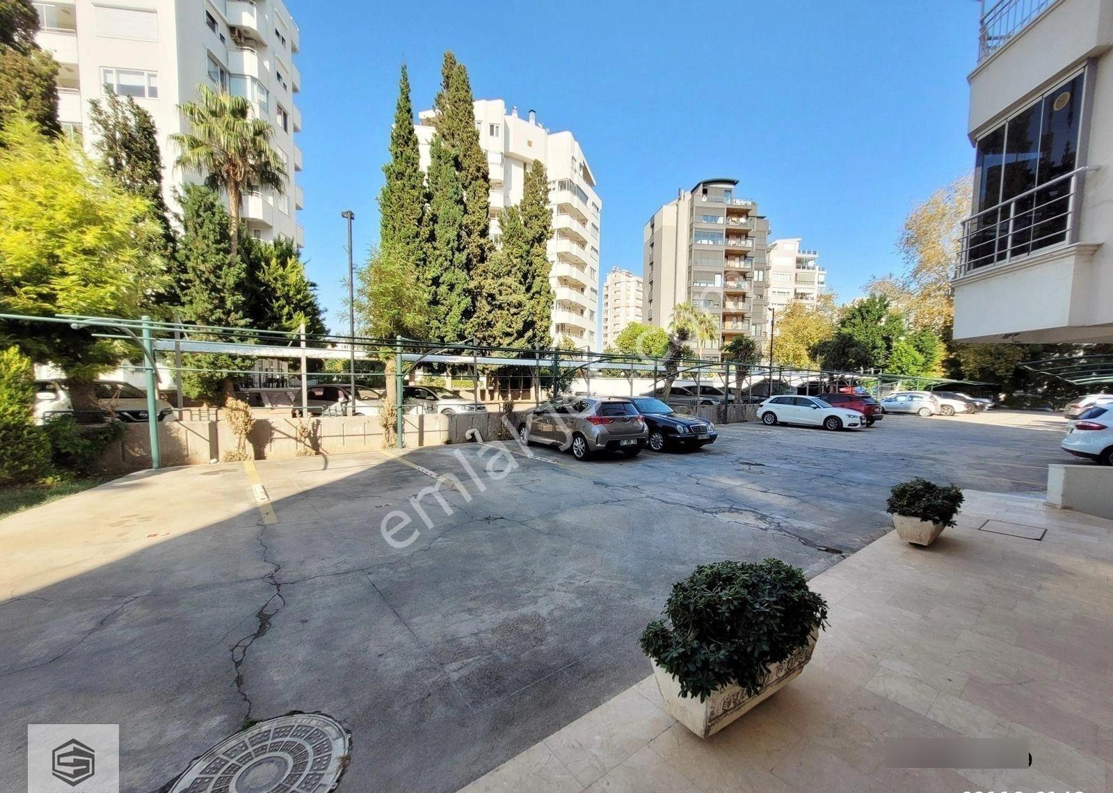 Çağlayan'da Sahile Yakın 2+1 Lüks Mobilyalı Bahçe Katı - Görsel 35