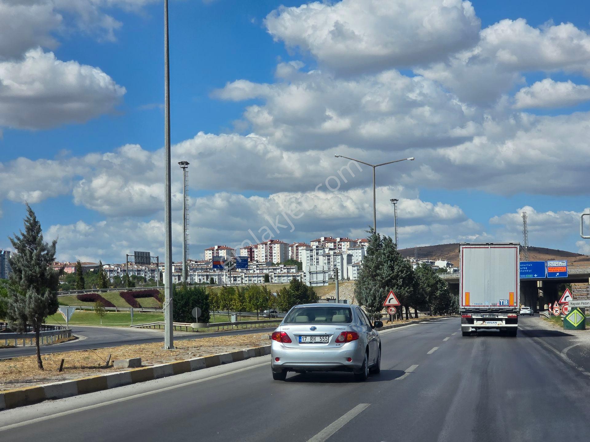 Balıkesir Dursunbey Alagüneyde 2870 M² Resmi Yola Cepheli Tarla. Elk Su Yanı, Köye 650m. Açıklamada - Görsel 2