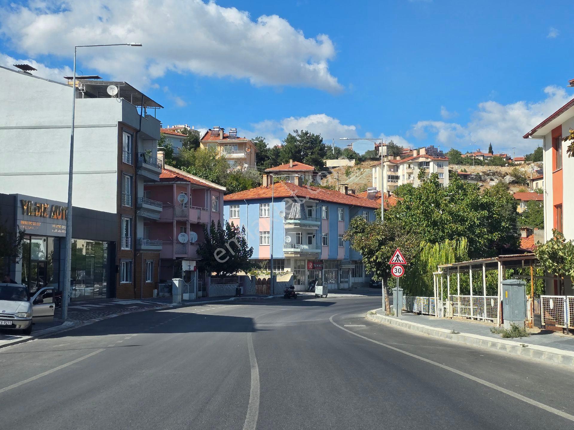 Balıkesir Dursunbey Alagüneyde 2870 M² Resmi Yola Cepheli Tarla. Elk Su Yanı, Köye 650m. Açıklamada - Görsel 4
