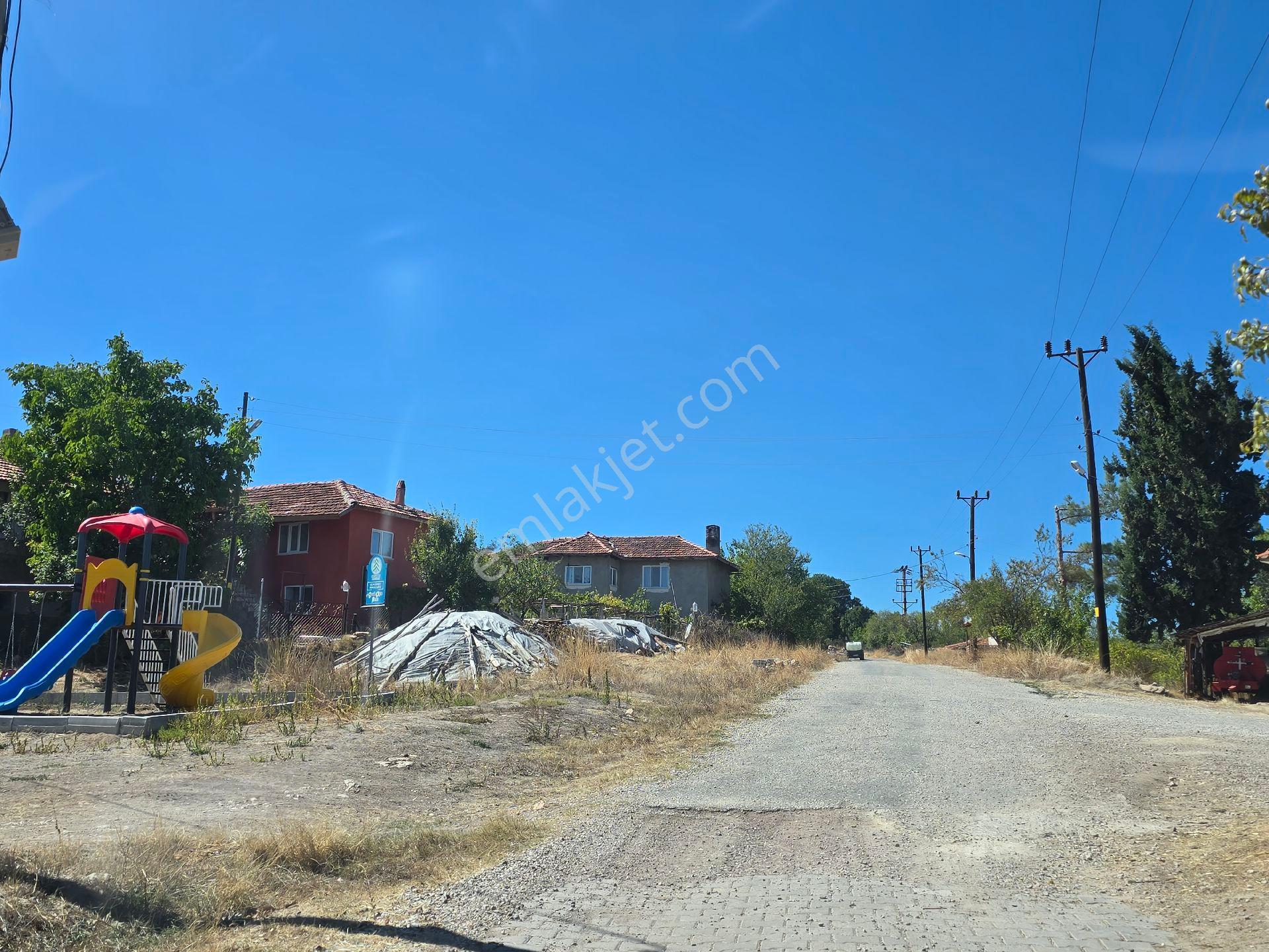 Balıkesir Dursunbey Alagüneyde 2870 M² Resmi Yola Cepheli Tarla. Elk Su Yanı, Köye 650m. Açıklamada - Görsel 12