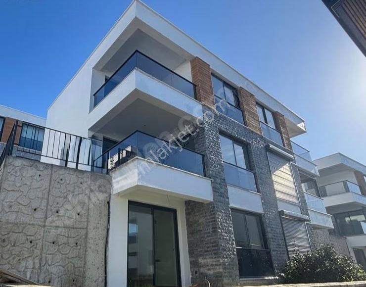 Havuzlu Ve Prestijli Site İçi 3 Banyolu Deluxe 2+1 Villa Takaslı - Görsel 2