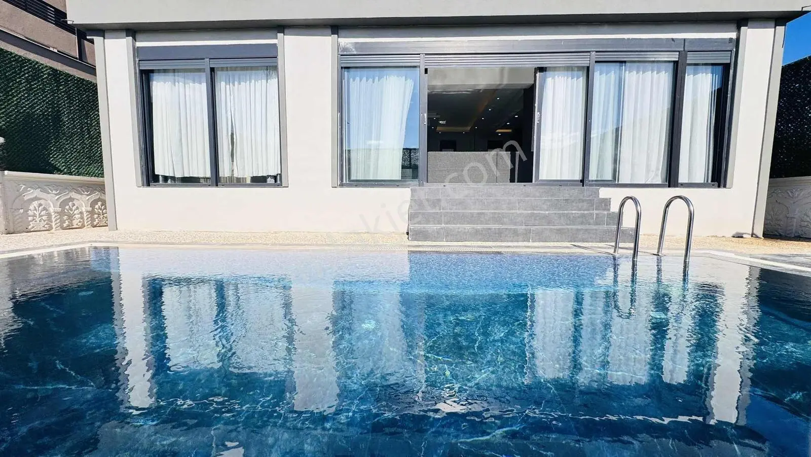 Kiralık Lüks 4+1 Özel Havuzlu Villa - Görsel 4