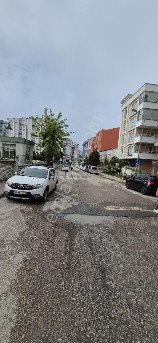 Azerbaycan Caddesi'nde Konumu Çok Güzel 3+1 Acil Satılık - Görsel 21