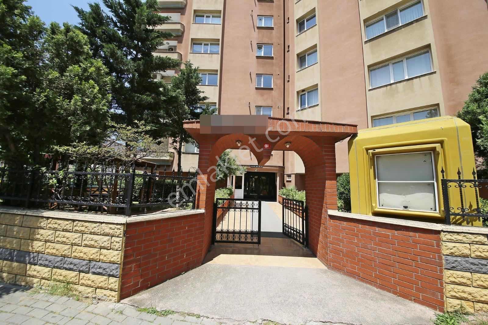 Maltepe Merkez De Kapalı Otopark Lı Satılık 4+1 200 Metre Kare - Görsel 3