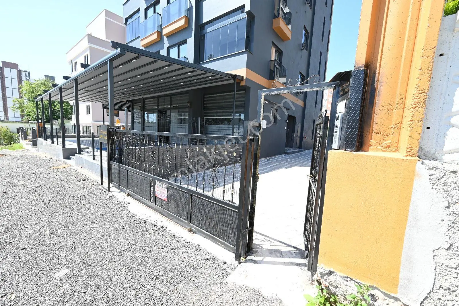 Üstünkent'ten Prestijli Konumda Görünürlüğü Yüksek Satılık Ofis - Görsel 4