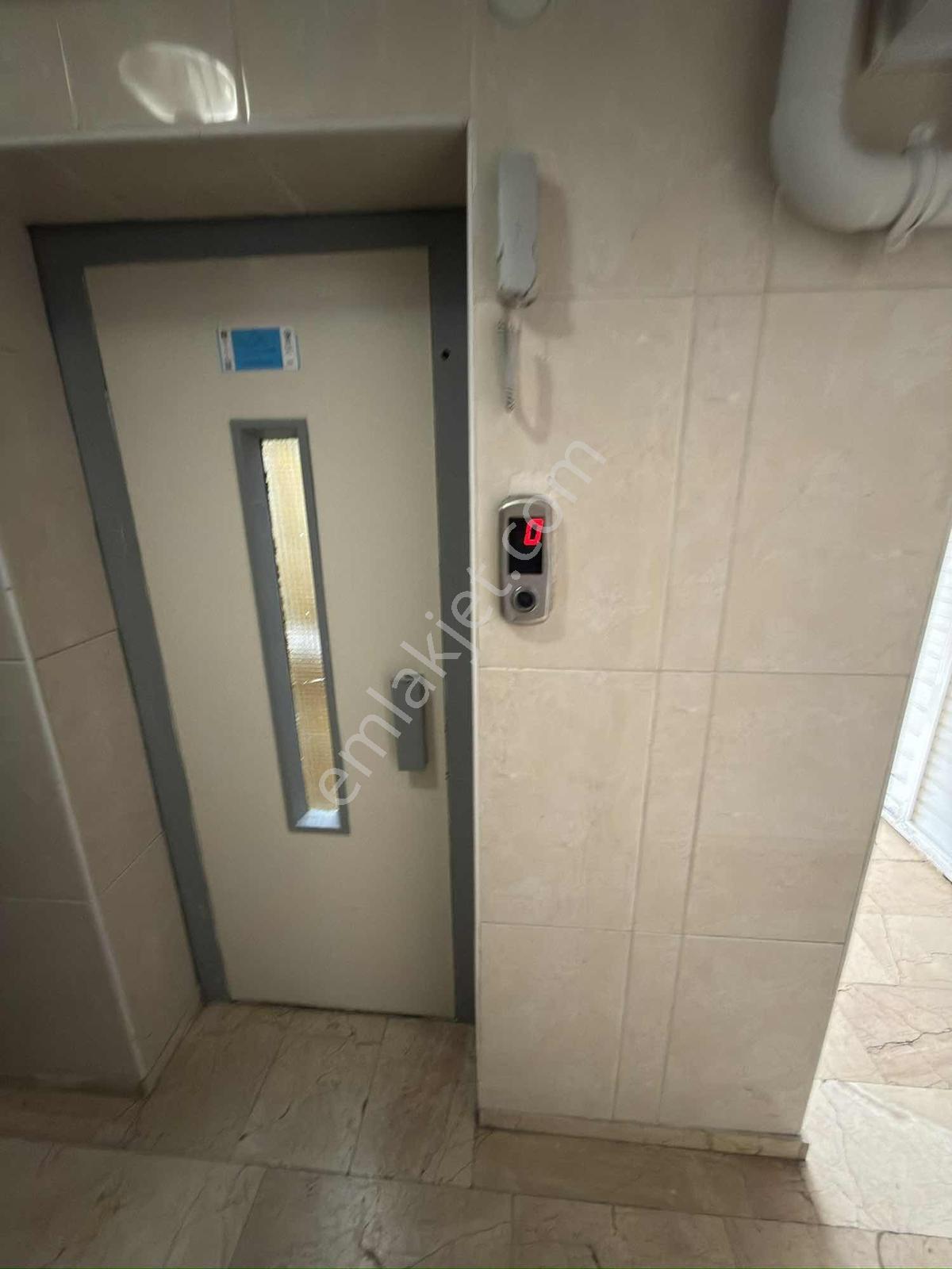 Trabzonda Manzaralı Site İçi Daire - Görsel 12