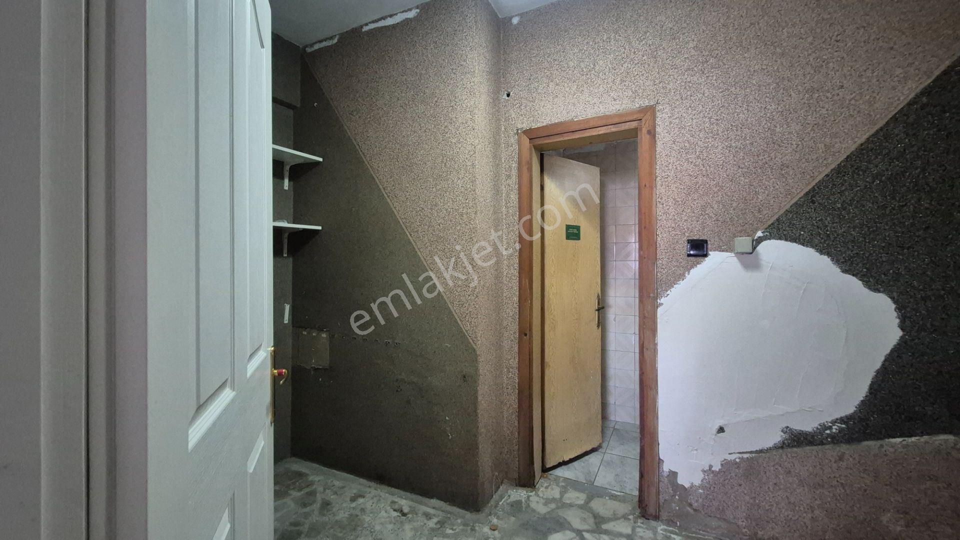 Ümraniye Alemdağ Caddesi Cepheli Tabela Değeri Olan Ofis - Görsel 17