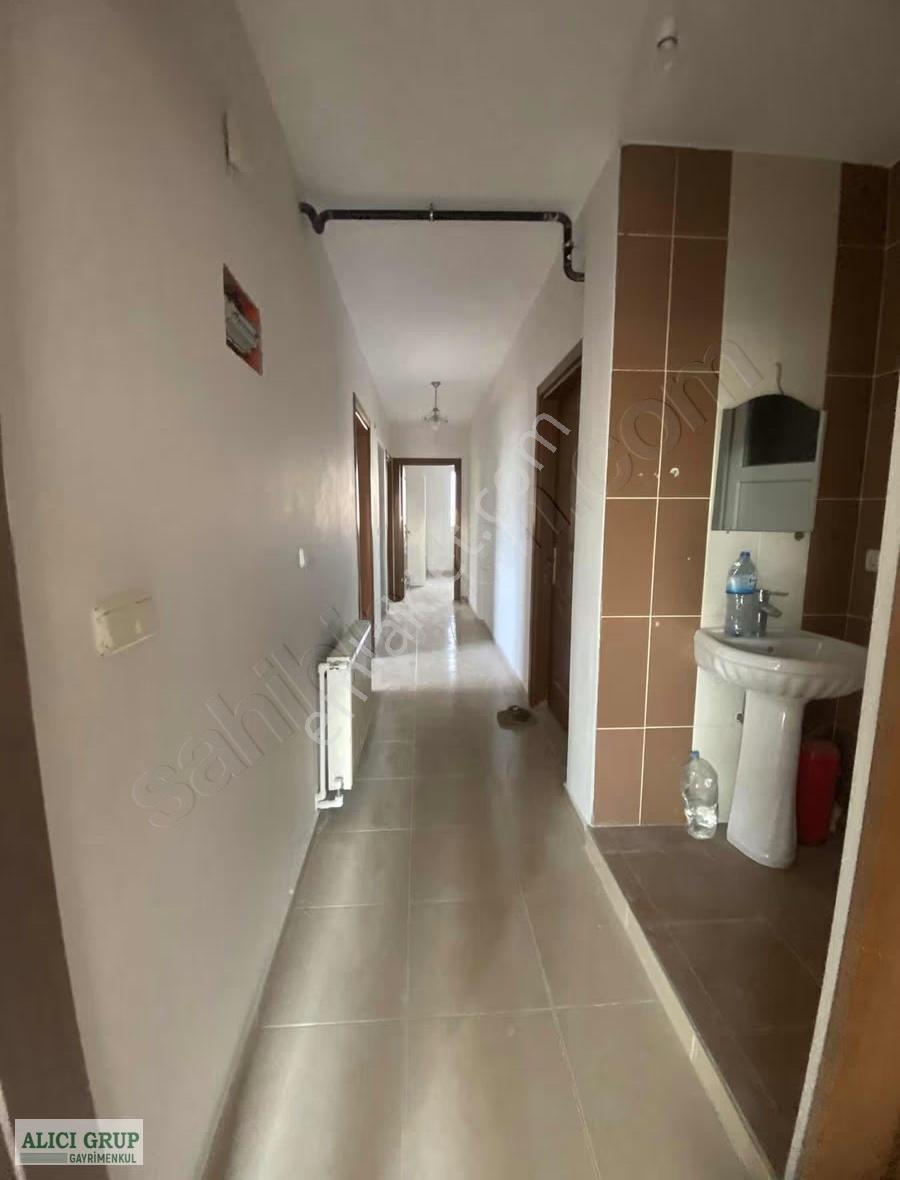 Kiralık 3+1 Kombili-cadde Üstünde - Görsel 9