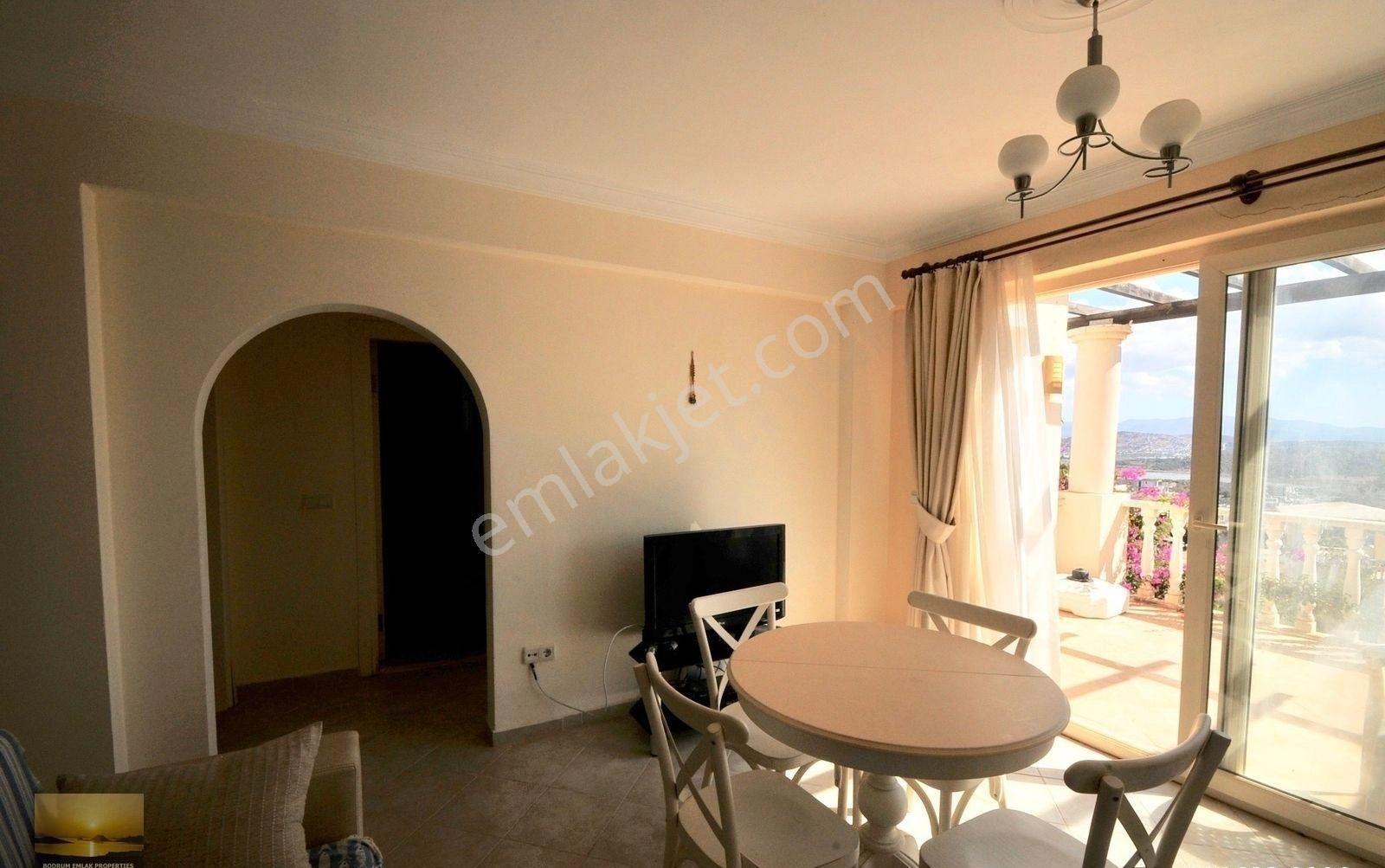 Adabükü Mahalesinde Satılık Daire Plajı Olan Sitede Üstkat Daire - Görsel 8