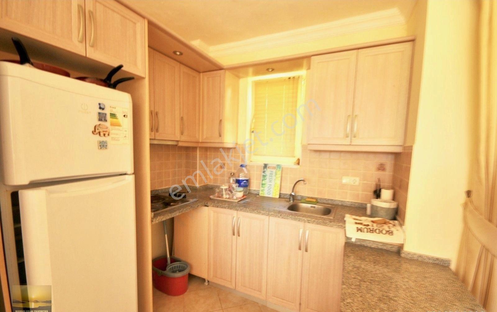 Adabükü Mahalesinde Satılık Daire Plajı Olan Sitede Üstkat Daire - Görsel 9