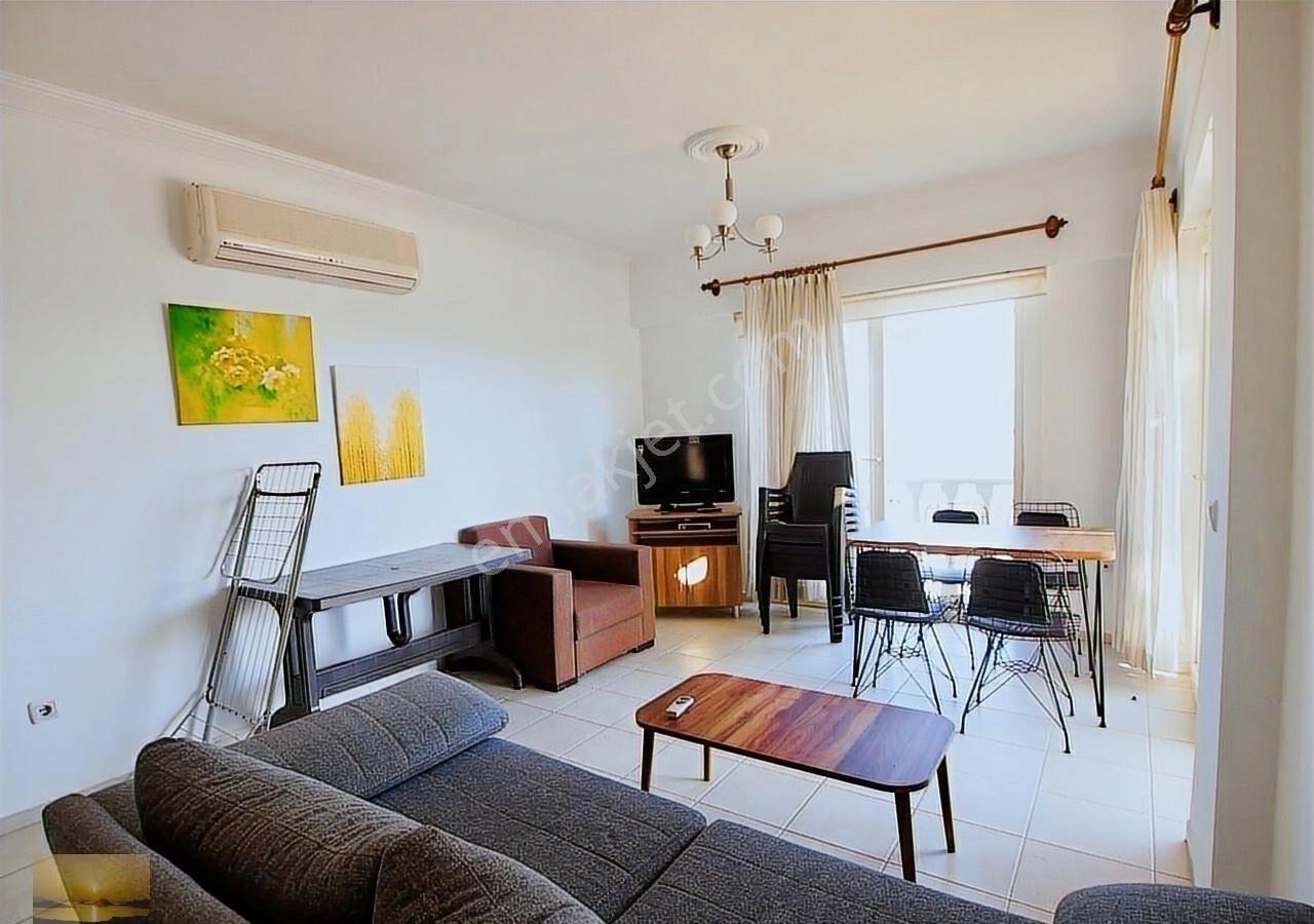 Denize Yakın Sitede Satılık Eşyalı Üstkat Daire Özel Plajlı Ev - Görsel 22
