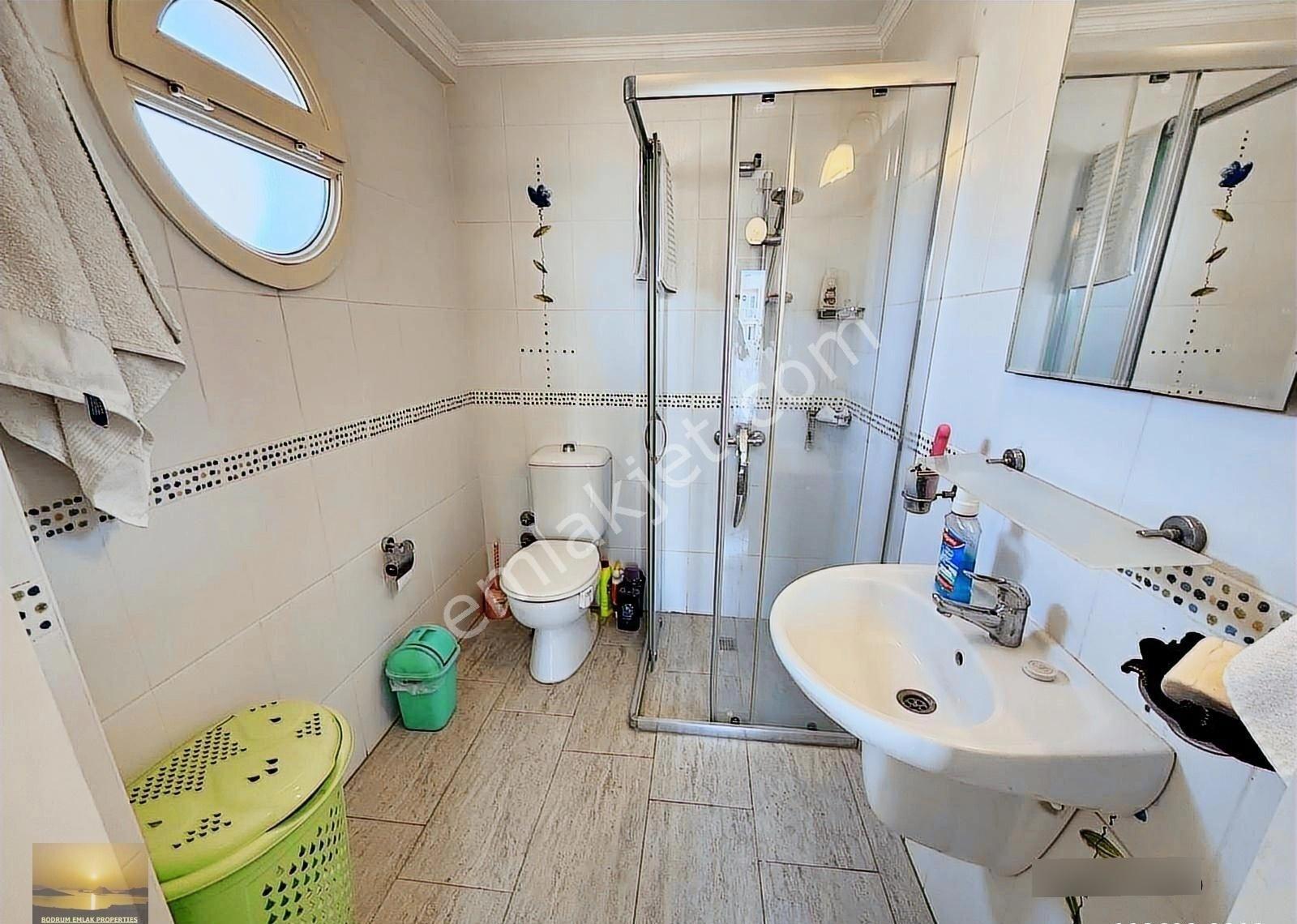 Full Manzaralı Büyük Bahçeli Köşebaşı Ev Özel Plajlı Sitede Acil - Görsel 28