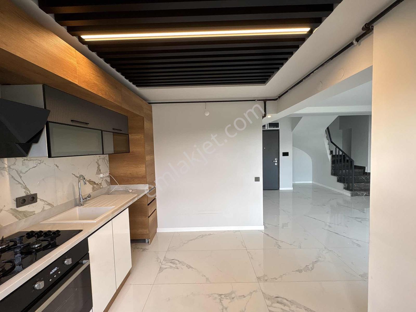 Alaçatı'dan İncek'te Otobüs Okul Market Bulvara 50 Metre 2+1 Lüx - Görsel 27