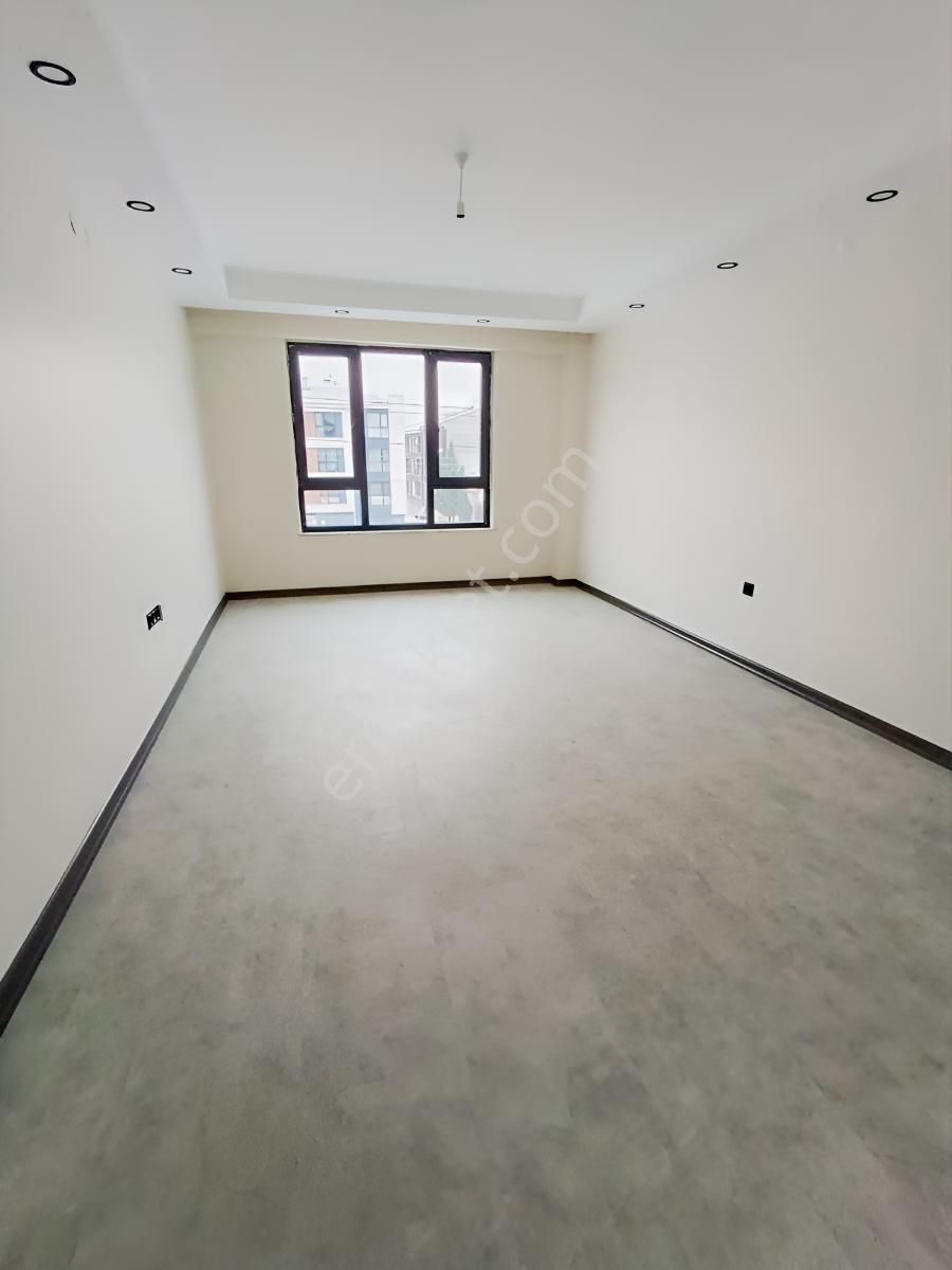 Çamlıca'da Kiralık Ebeveyn Banyolu Ultra Lüx 3+1 Daire