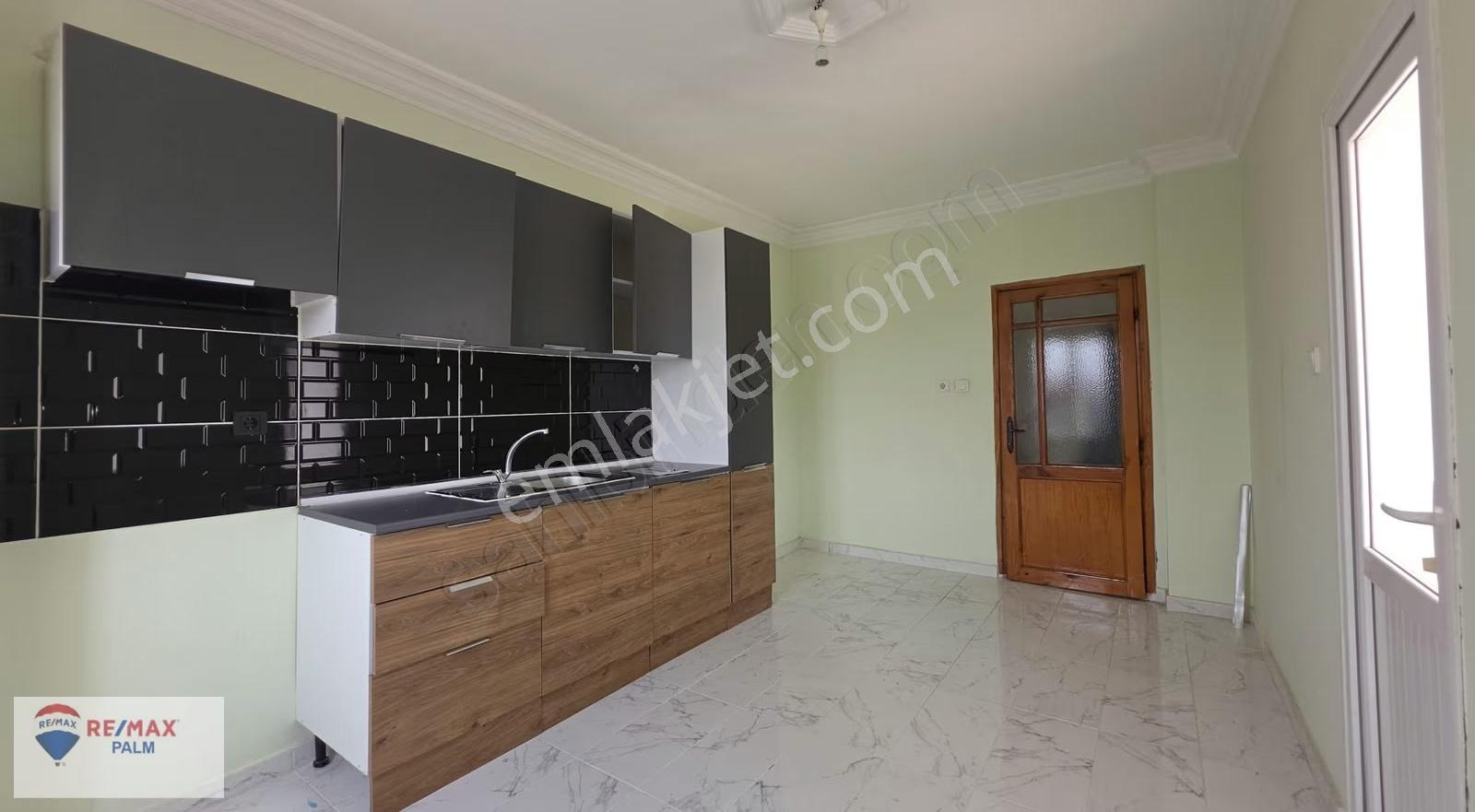 Remax Palm'den Pirireis Mah.'de Geniş Oturuma Sahip Kiralık 3+1 - Görsel 12