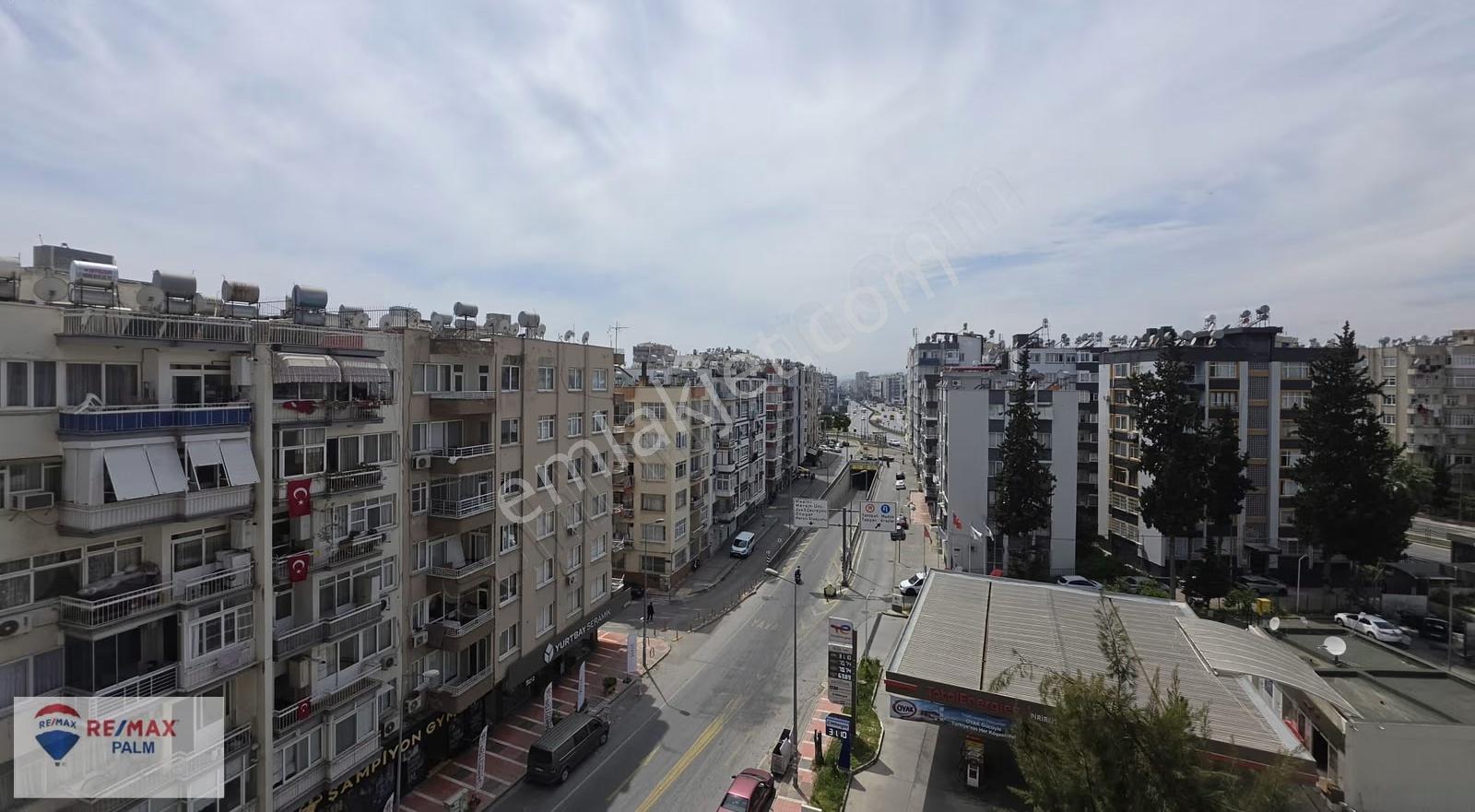 Remax Palm'den Pirireis Mah.'de Geniş Oturuma Sahip Kiralık 3+1 - Görsel 8