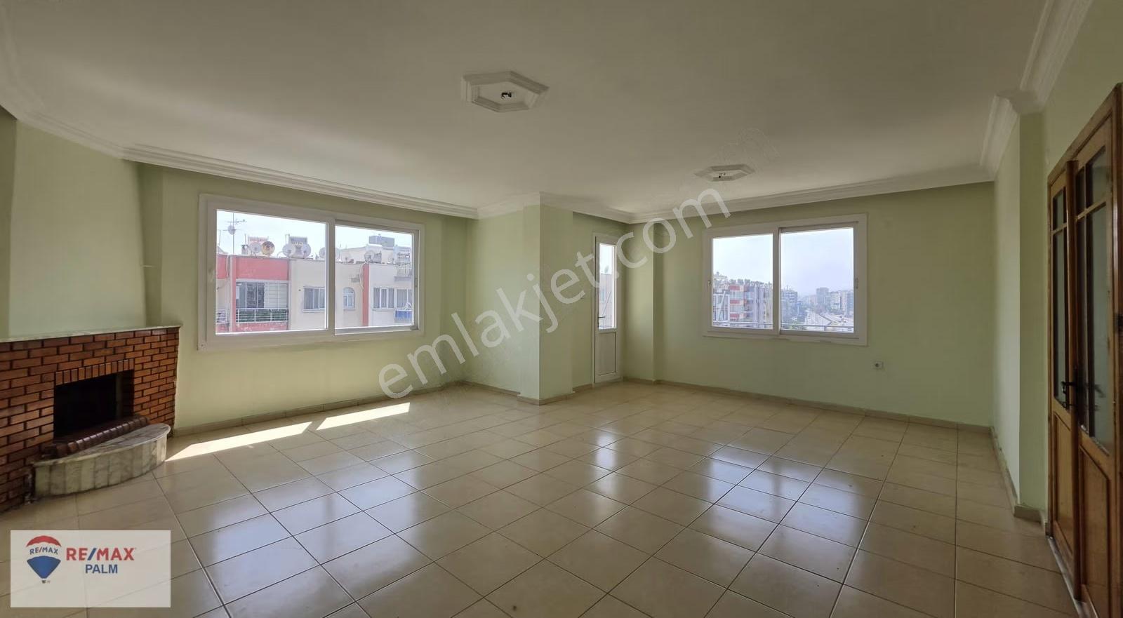 Remax Palm'den Pirireis Mah.'de Geniş Oturuma Sahip Kiralık 3+1 - Görsel 3