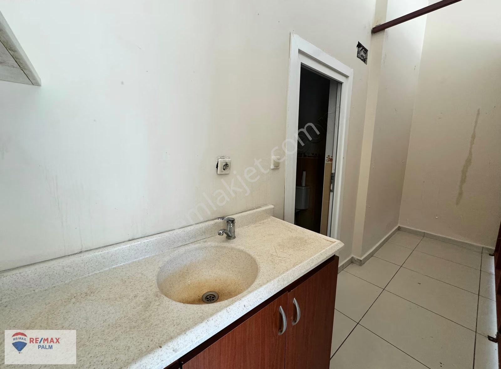 Remax Palmden İstemihan Talay Caddesi Üzerinde Kiralık Dükkan - Görsel 8