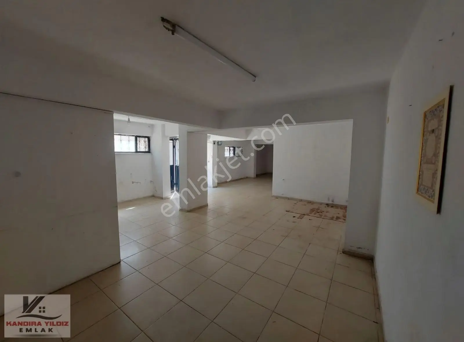 Cumhuriyet Mahallesi'nde Kiralık: 110 M² Depo Veya Ofis & Buro