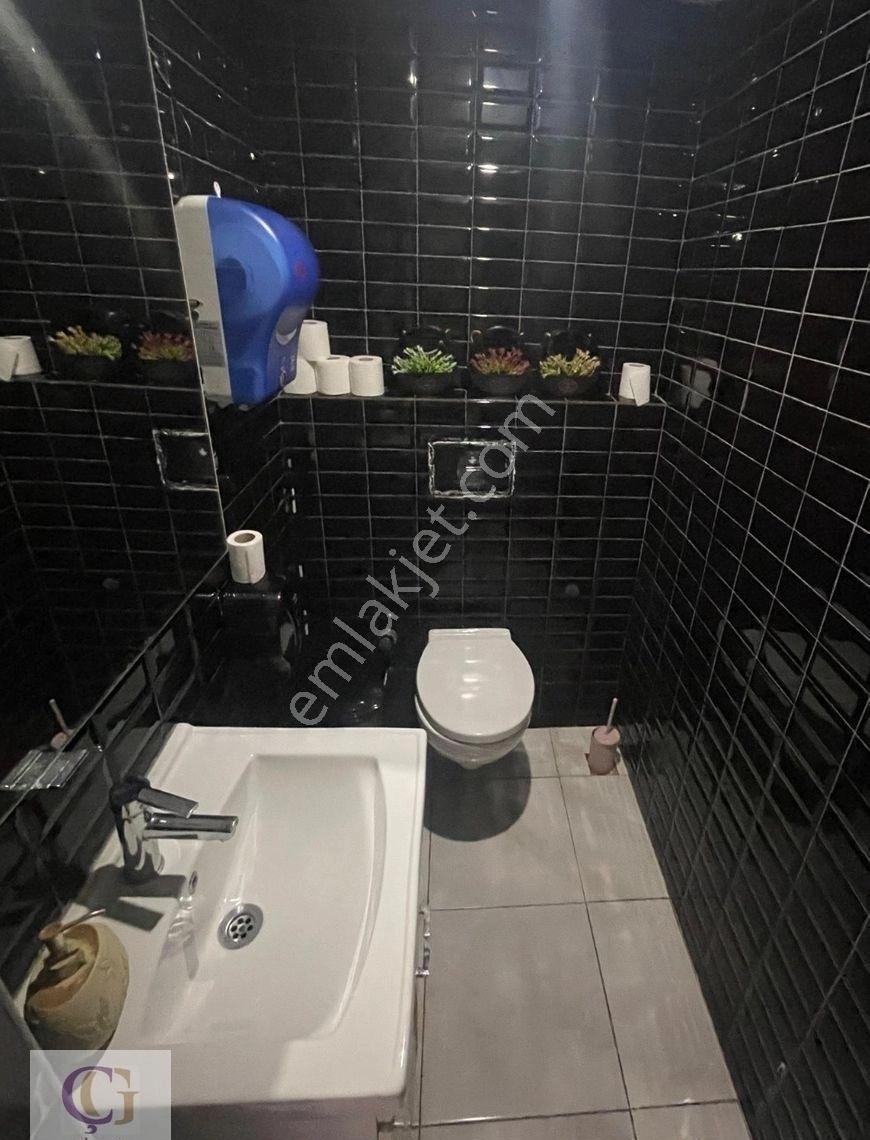 Çizme Gayrimenkul'den Yeşilköy'de Düz Giriş Kiralık Dükkan - Görsel 4