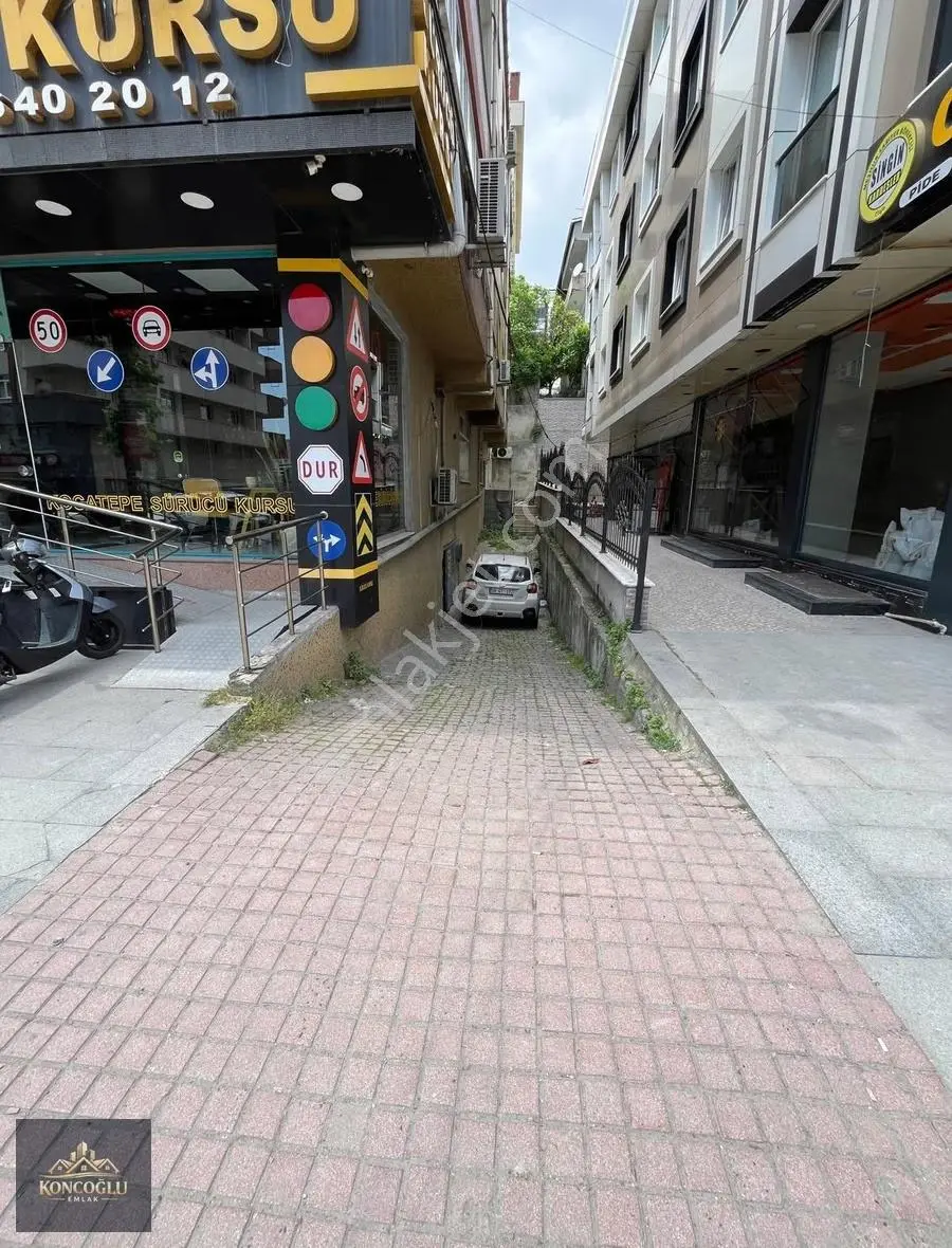 Kocatepe Caddesinde Kiralık Dükkan Yük Yükleme Yerli