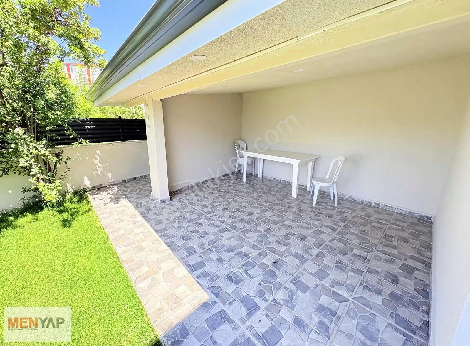 Yeniçiftlikte Her Katı 4+1 Ayrı Daire Düzeninde Müstakil Villa - Görsel 2