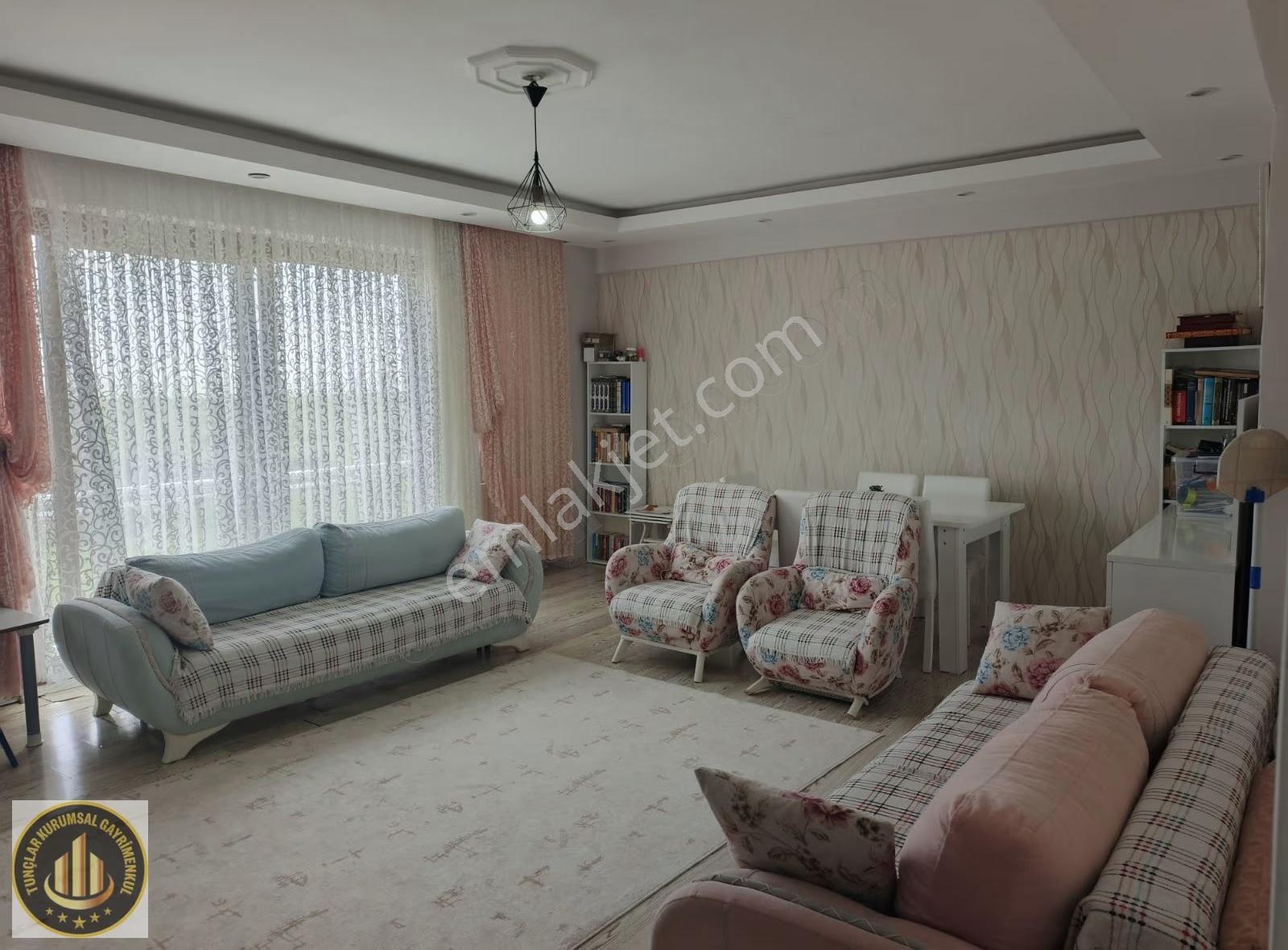 Üçkuyu Siteli Geniş Ferah Bakımlı Satılık Daire!!! - Görsel 3