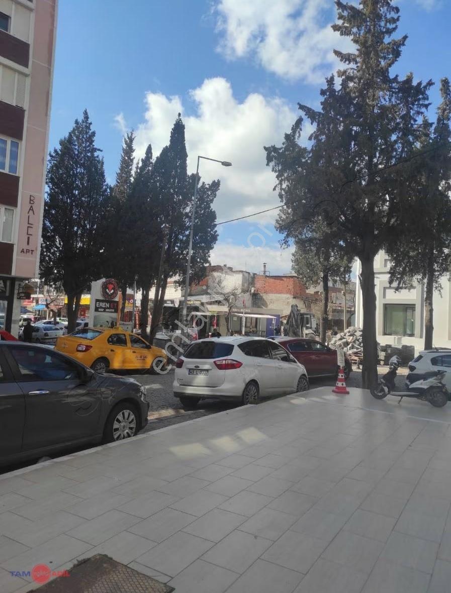 Bergamanın Merkezinde Satılık Geniş Daire - Görsel 2