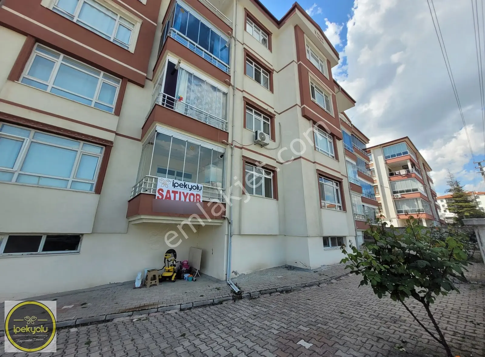 İpekyolu Gayrimenkulden Hacıkara 3+1 Satılık Daire - Görsel 2