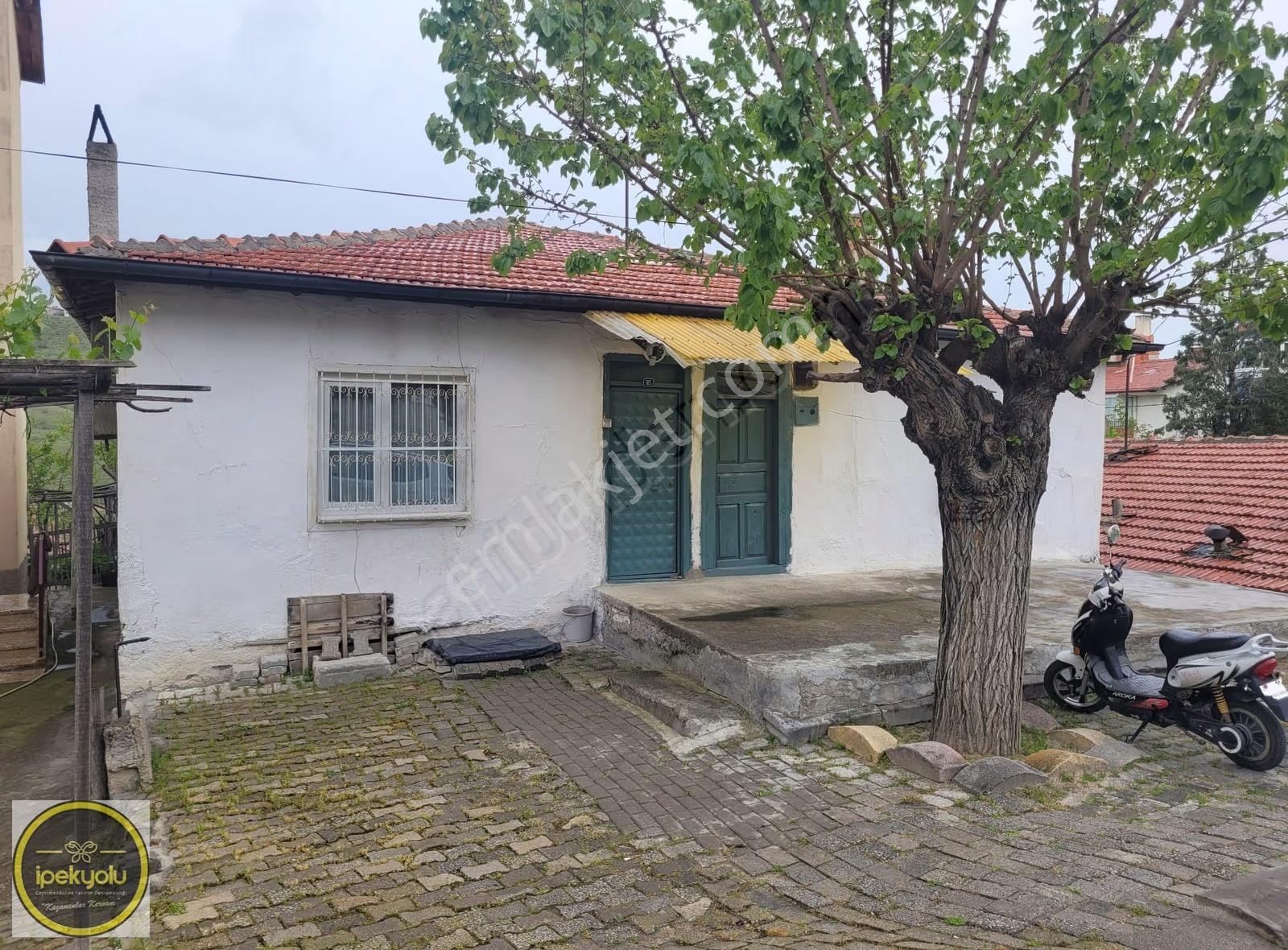 İpekyolundan Hacıkarada 2 Katlı Komple Satılık Müstakil Ev