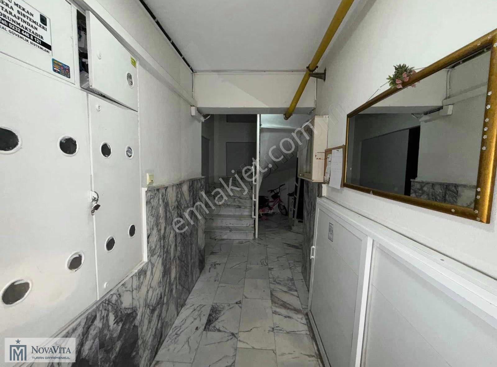 Karşıyaka Nergizde Satılık Ara Kat 2+1 120 M2 Daire - Görsel 4