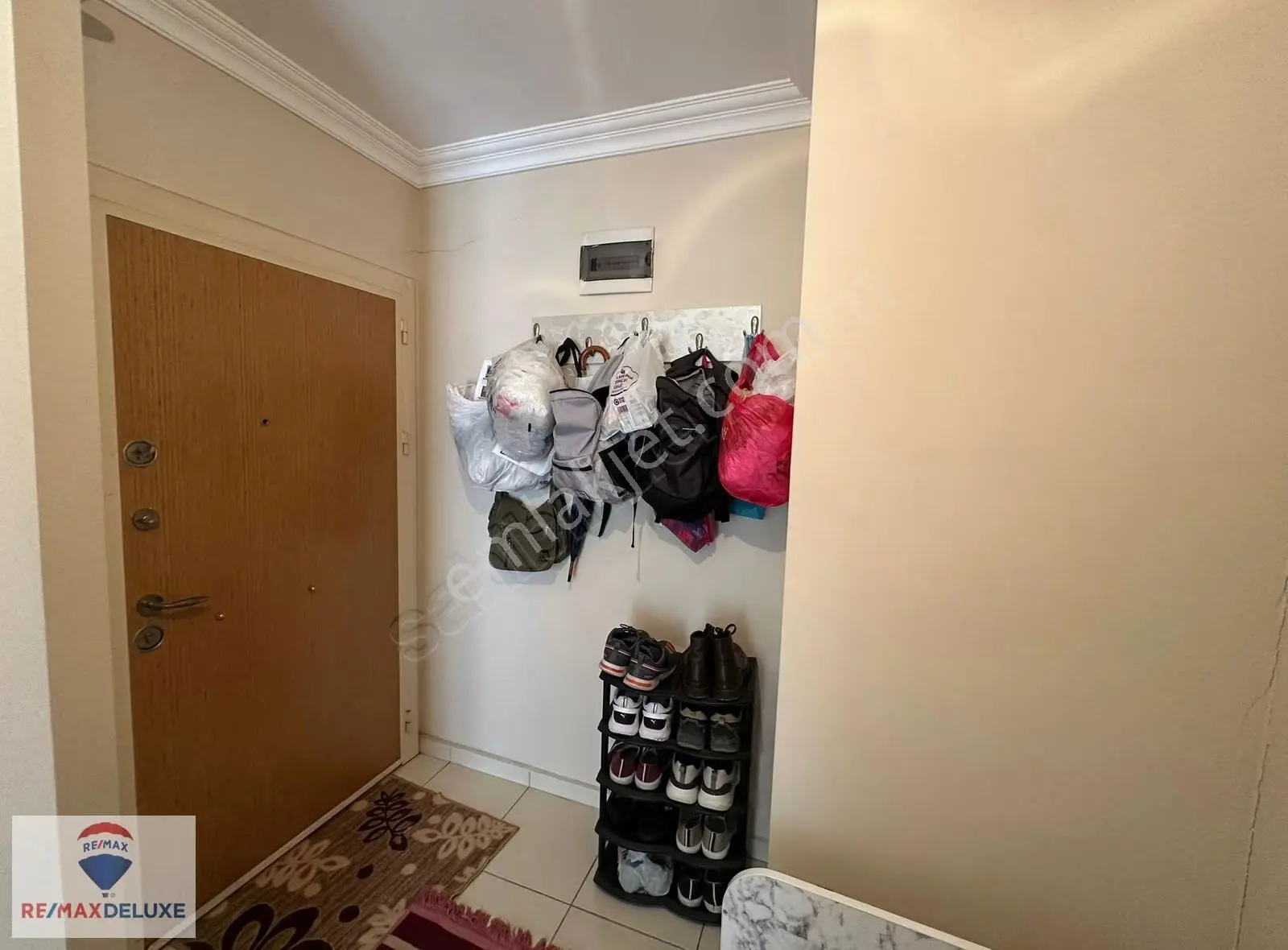 Remax Deluxe'den Kartepe Emekevlerde Satılık 2+1 Geniş Daire - Görsel 2
