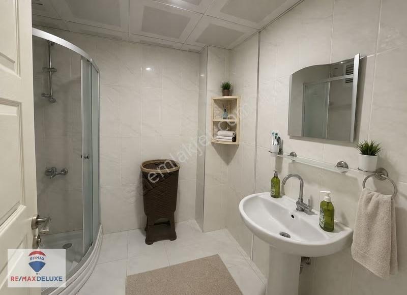 Remax Deluxe'den Kartepe Emekevlerde Satılık 2+1 Geniş Daire - Görsel 8