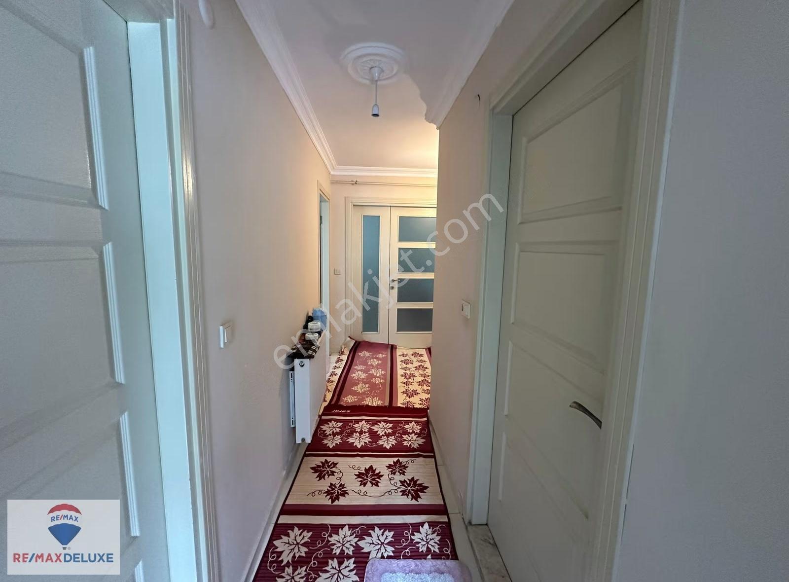 Remax Deluxe'den Kartepe Emekevlerde Satılık 2+1 Geniş Daire - Görsel 12