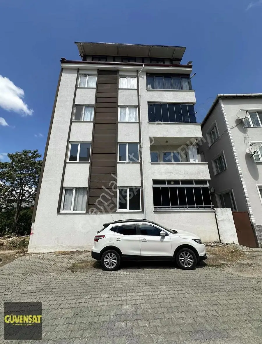 Akalar Mahallesinde Satılık Ara Kat İskanlı 2+1 Daire