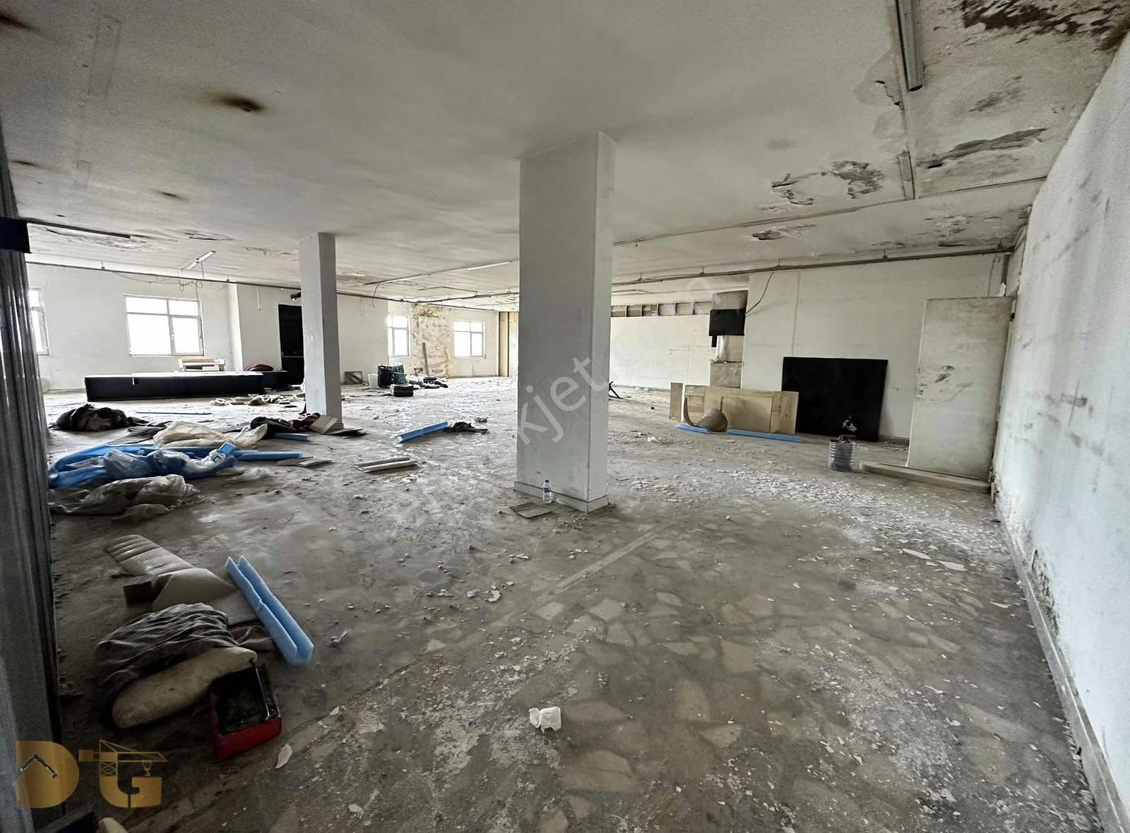 Merkezi Konumda 600 M2 Calaskarlı Depo&hafif İmalathane